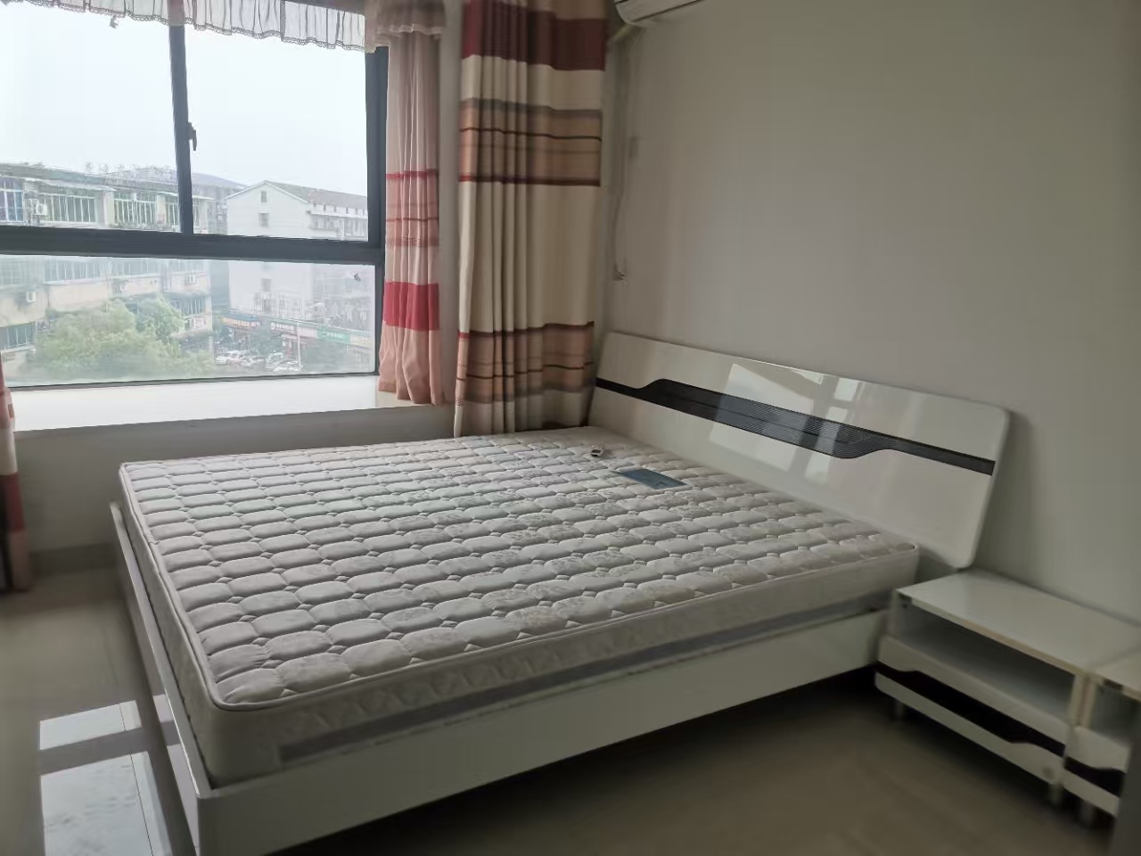 龙洲馨苑 2室2厅2卫 1500.0元/月 龙洲馨苑 2室2厅2卫 1500.0元/月室内图