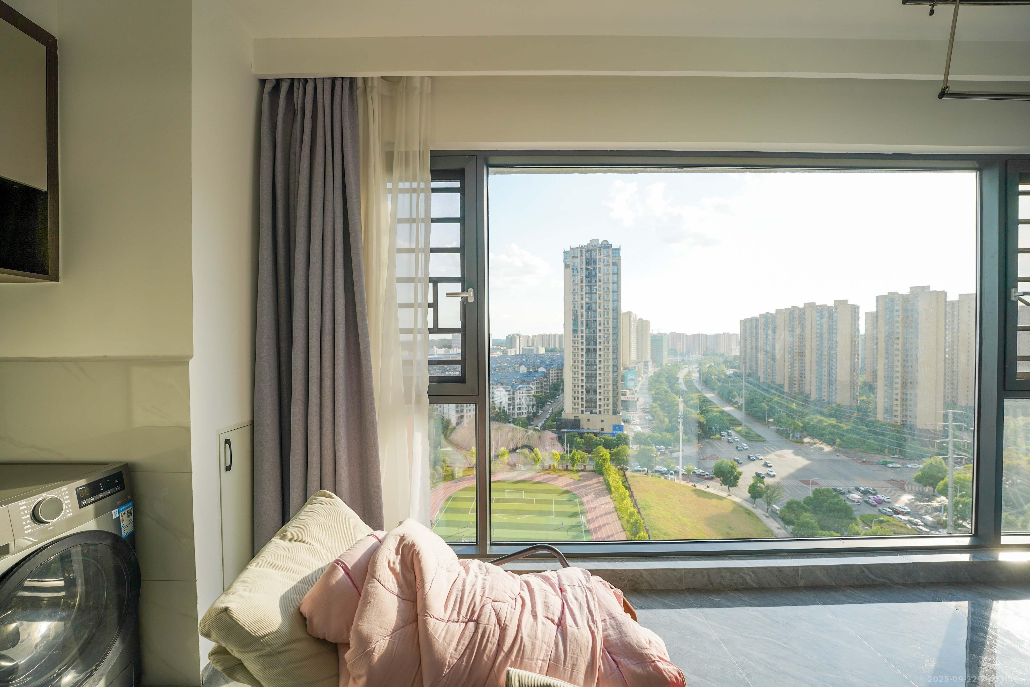 旭辉雨金广场 3室2厅2卫 108.0万 旭辉雨金广场 3室2厅2卫 108.0万阳台