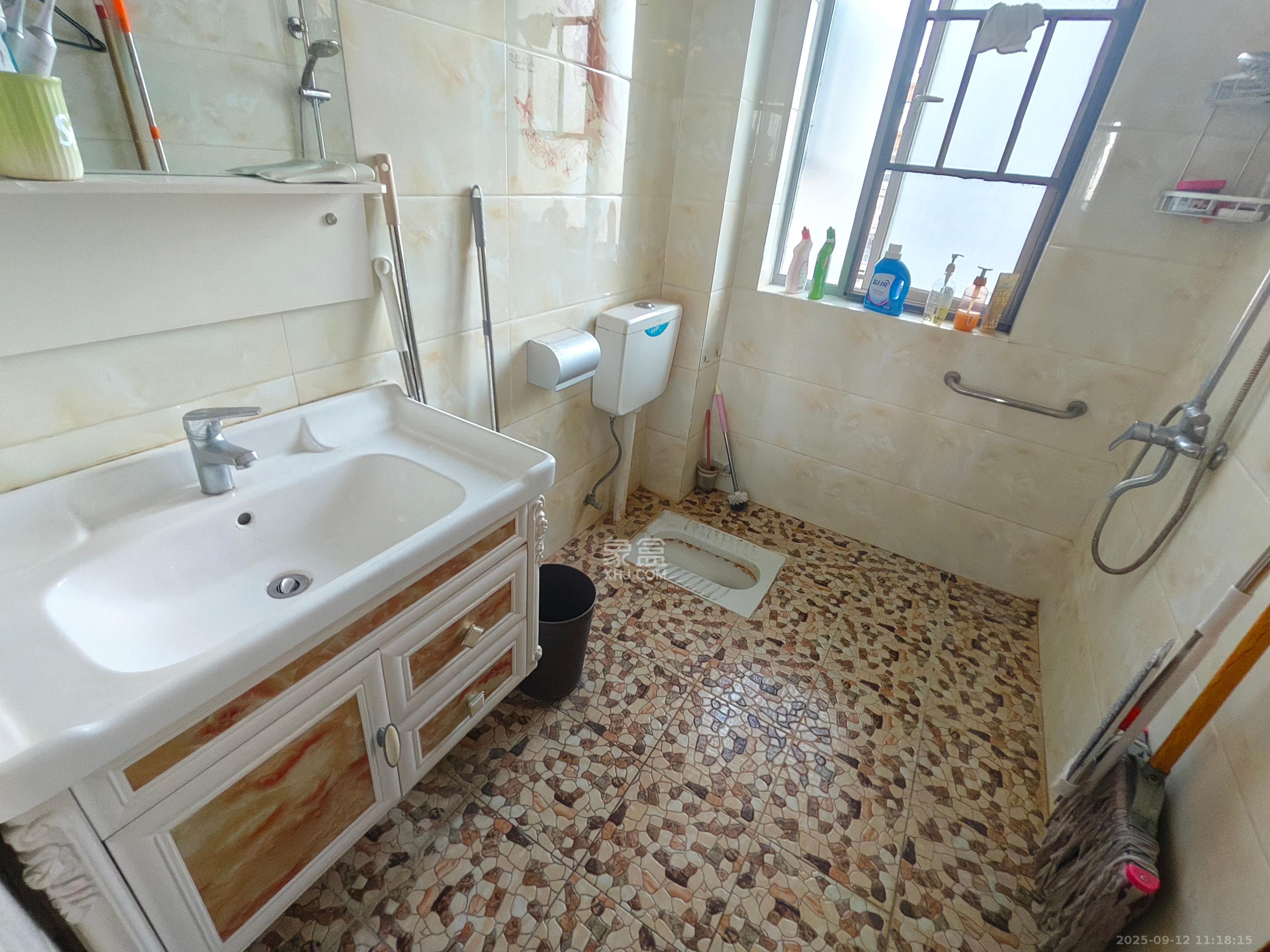 潇湘奥林匹克花园 1室2厅1卫 1100.0元/月 潇湘奥林匹克花园 1室2厅1卫 1100.0元/月室内图