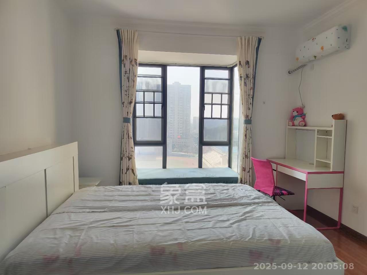 鑫远熙山  4室2厅2卫    2900.0元/月室内图