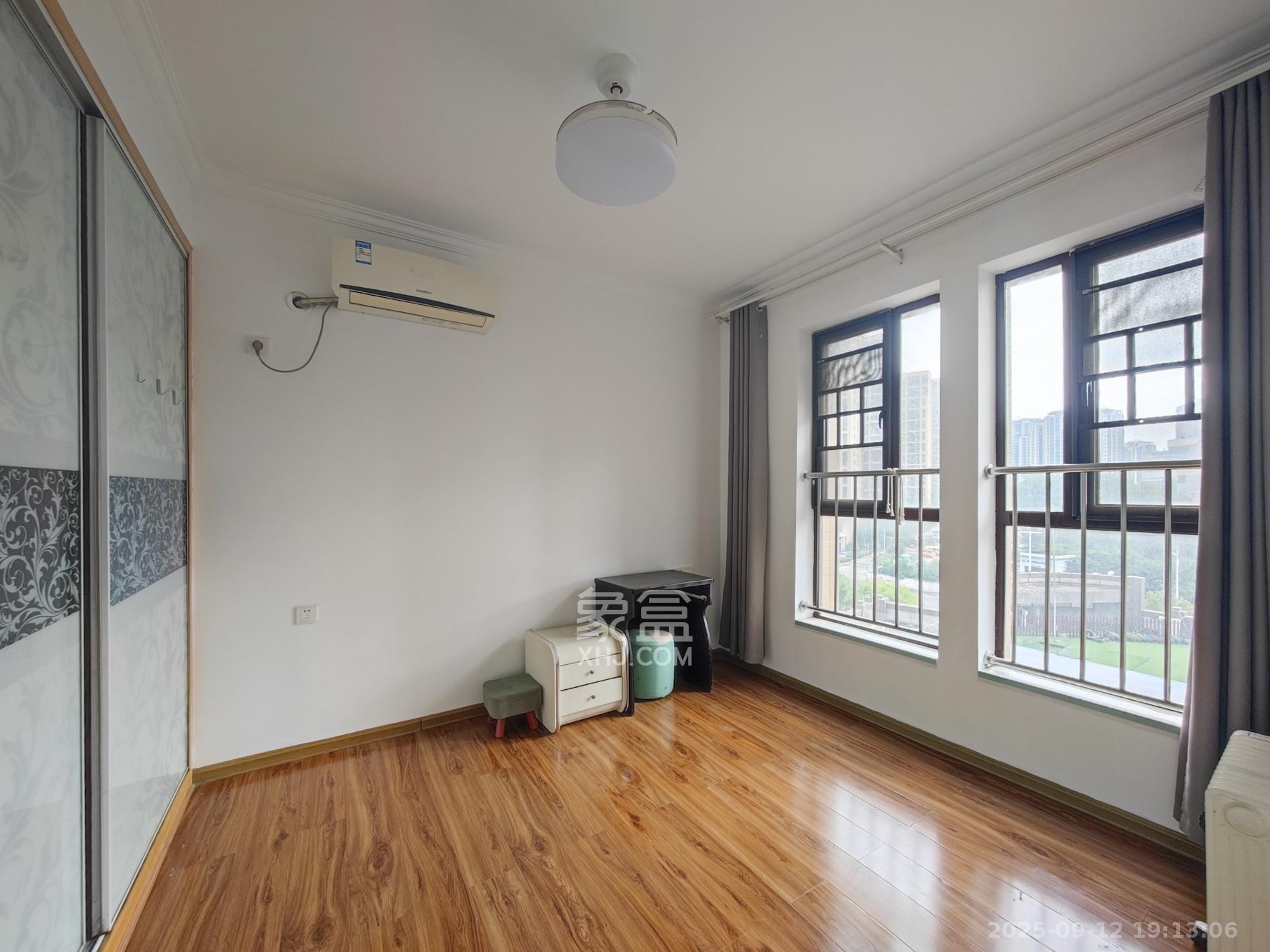 欧莱雅郡 2室2厅1卫 56.0万 欧莱雅郡 2室2厅1卫 56.0万卧室