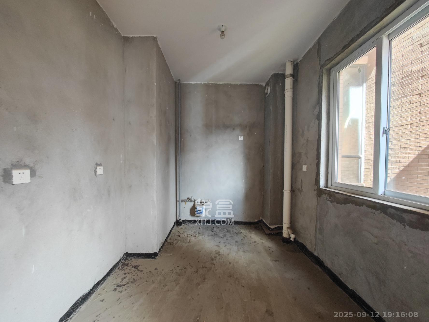 湘府十城（汇财御景湾新寓,汇财国际）  5室1厅2卫    102.0万厨房