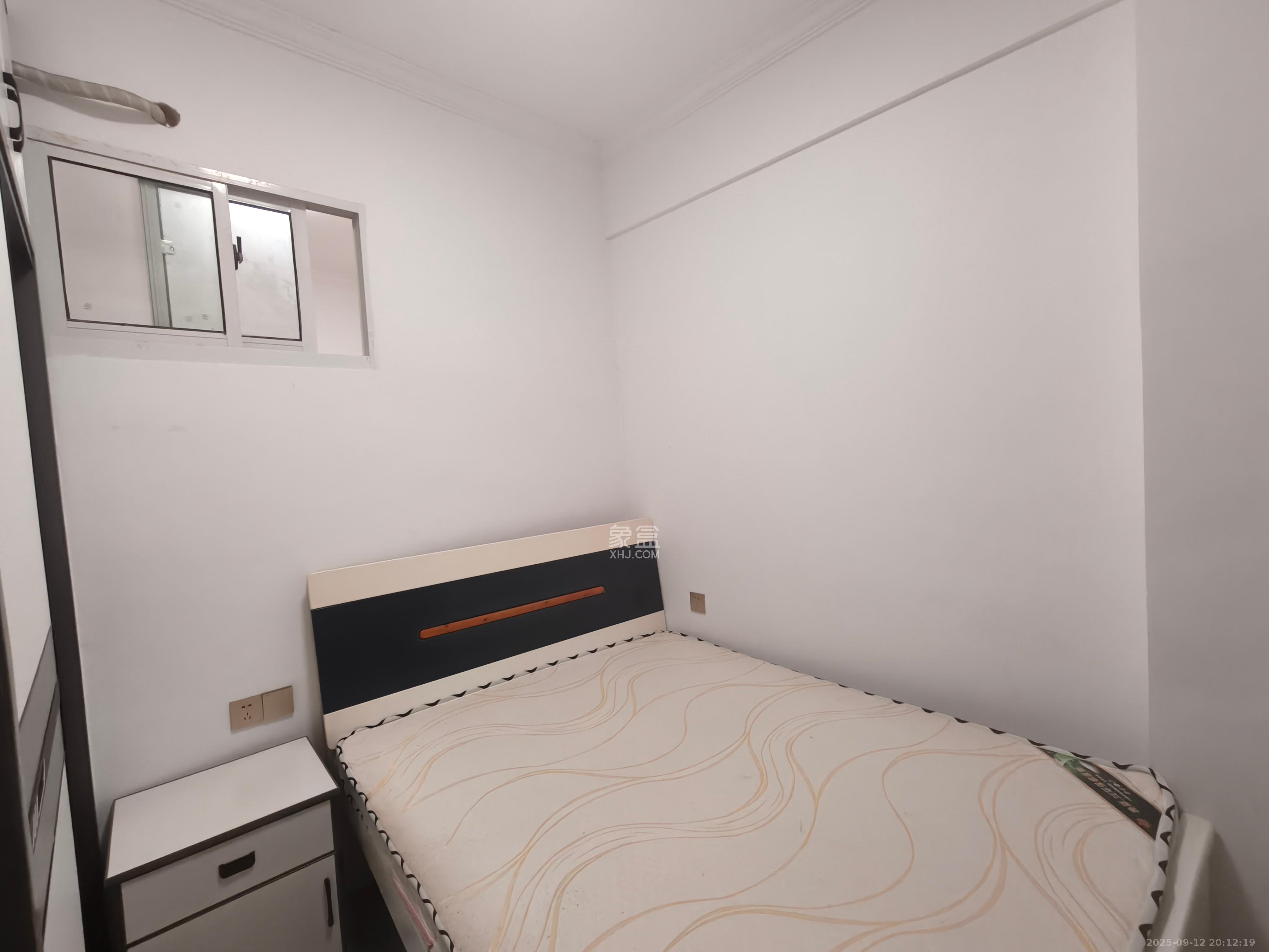 中南国际眼镜城(中伟商业中心) 2室1厅1卫 1800.0元/月 中南国际眼镜城(中伟商业中心) 2室1厅1卫 1800.0元/月室内图