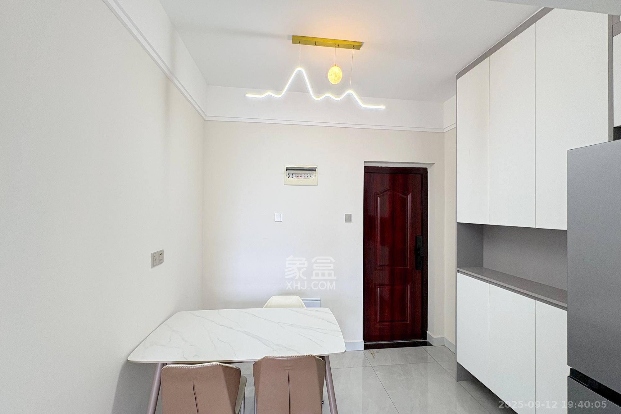 韭菜园嘉苑  3室1厅2卫    155.0万 韭菜园嘉苑  3室1厅2卫    155.0万客厅