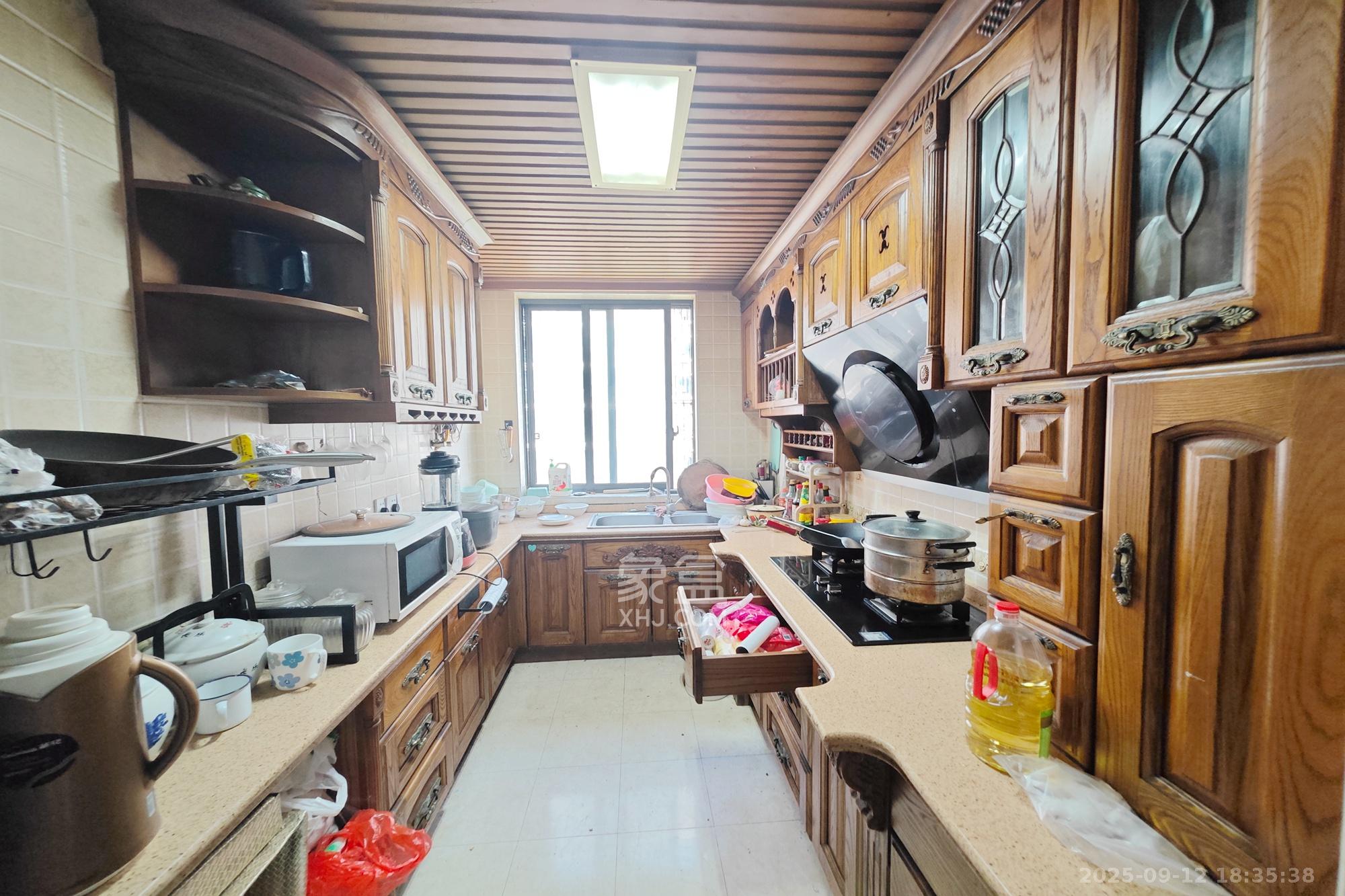 锦绣世纪 4室2厅2卫 123.0万 锦绣世纪 4室2厅2卫 123.0万厨房