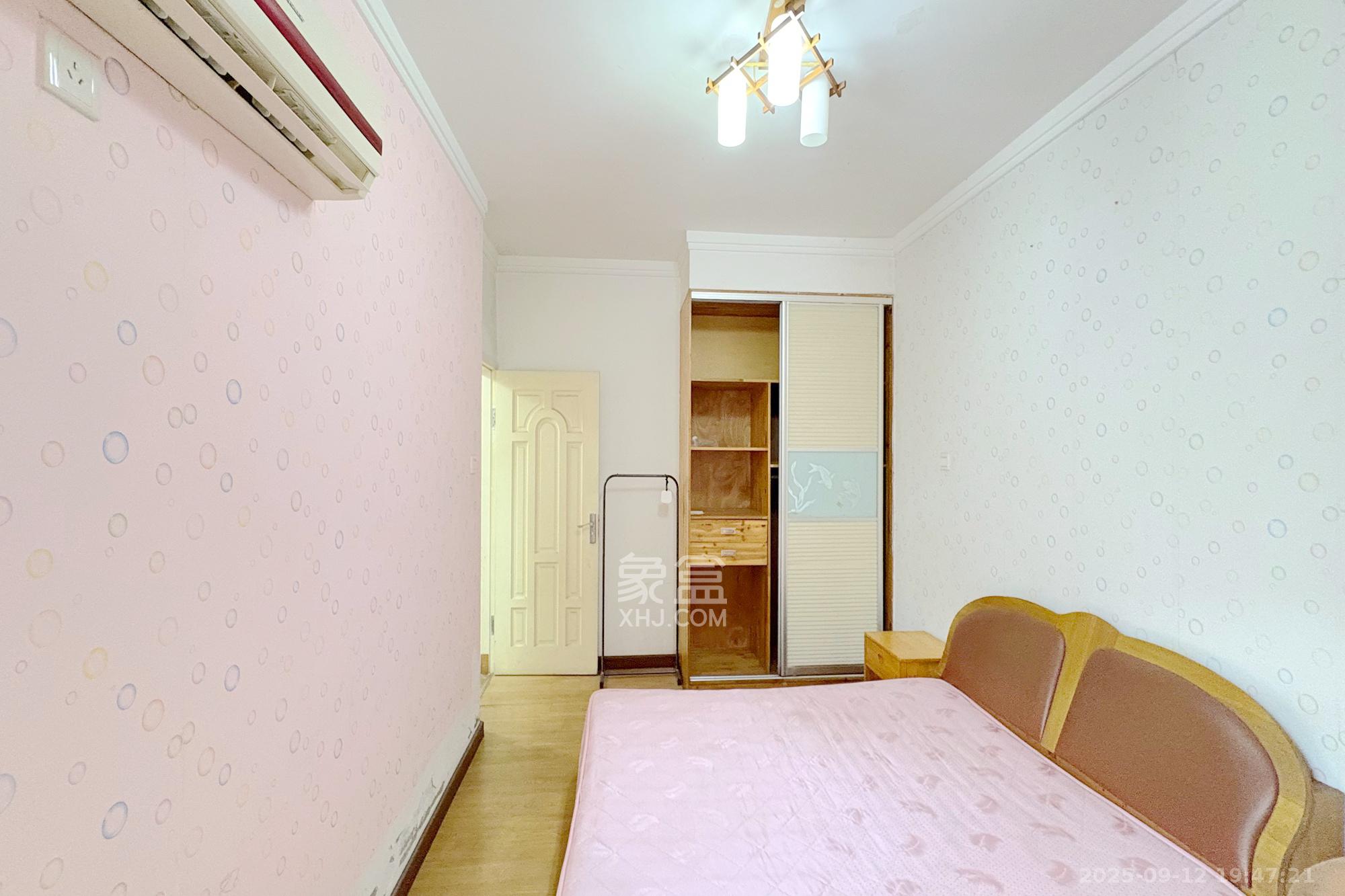 滨湖嘉园(湖滨小区)  3室2厅2卫    100.0万 滨湖嘉园(湖滨小区)  3室2厅2卫    100.0万卧室