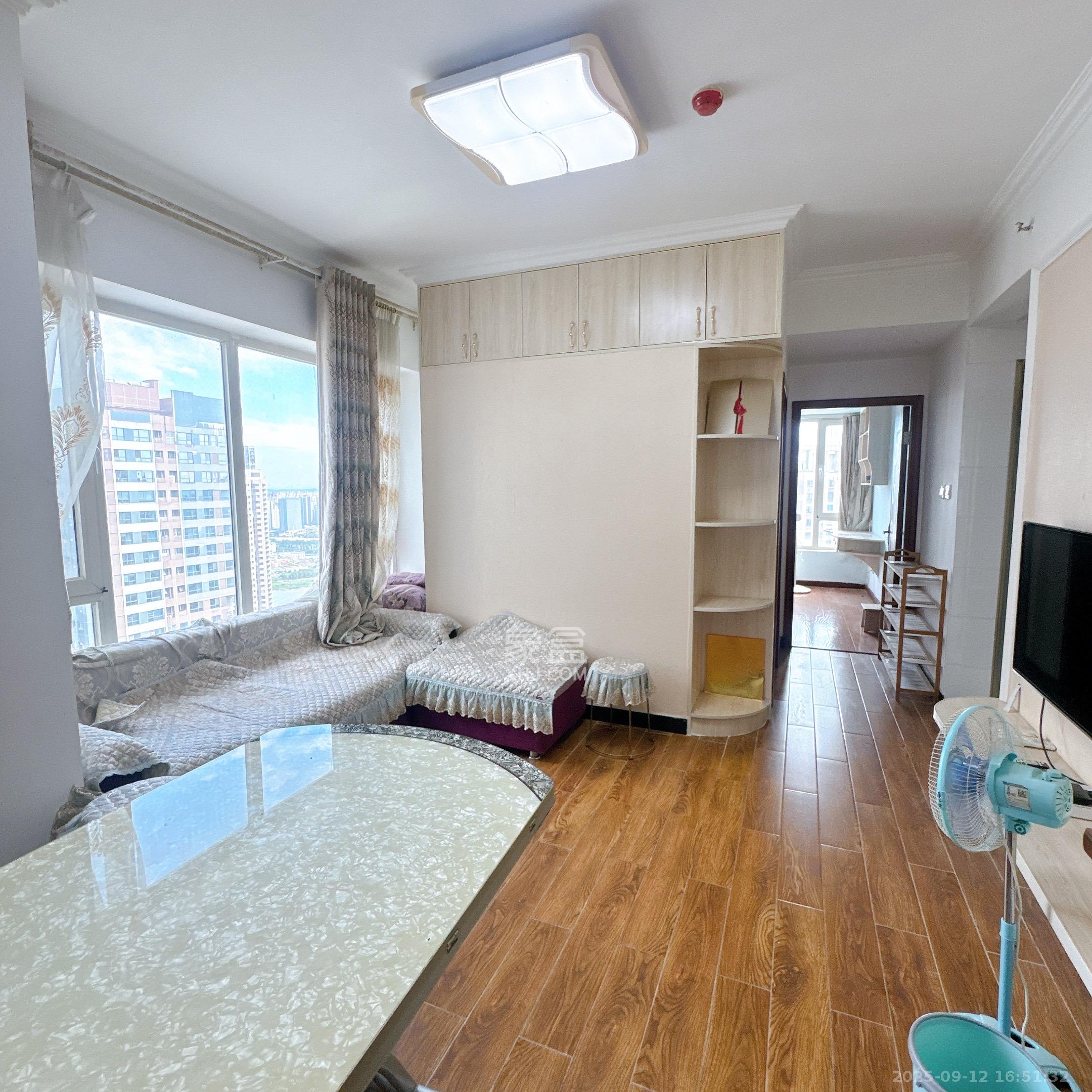 北辰三角洲E3区 2室1厅1卫 2400.0元/月 北辰三角洲E3区 2室1厅1卫 2400.0元/月室内图