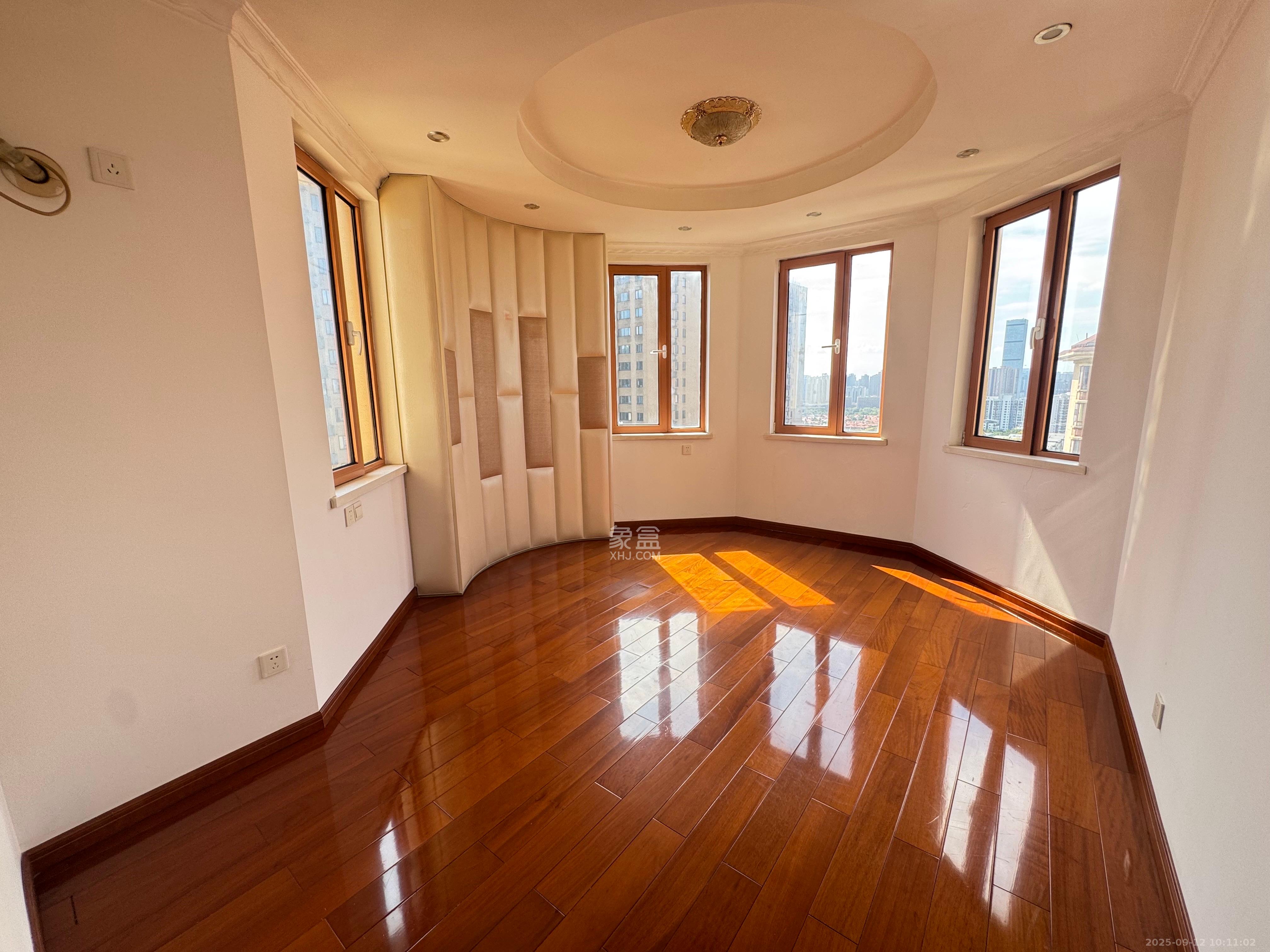 世嘉国际华城  4室2厅1卫    3800.0元/月 世嘉国际华城  4室2厅1卫    3800.0元/月室内图