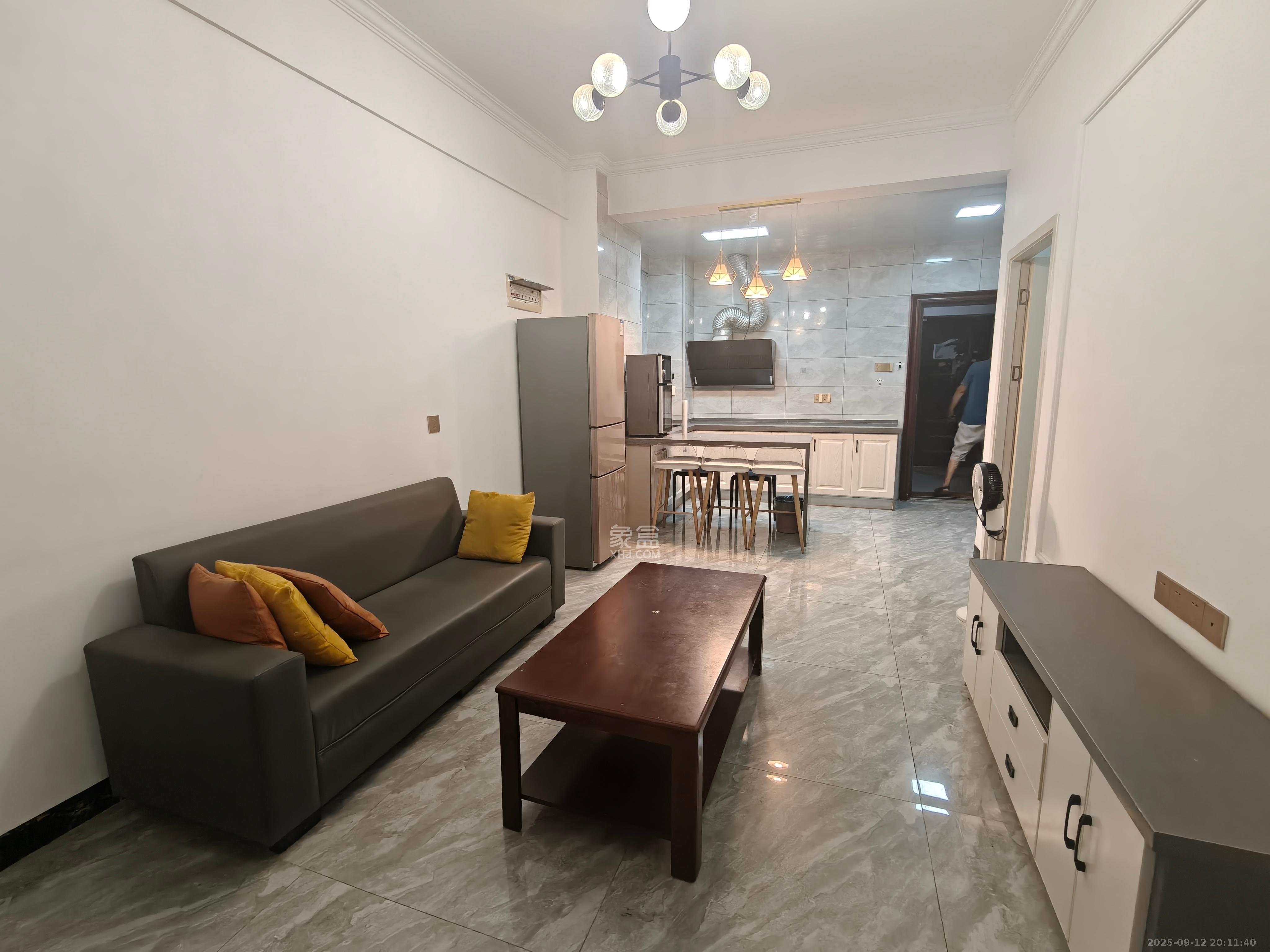 中南国际眼镜城(中伟商业中心) 2室1厅1卫 1800.0元/月 中南国际眼镜城(中伟商业中心) 2室1厅1卫 1800.0元/月室内图