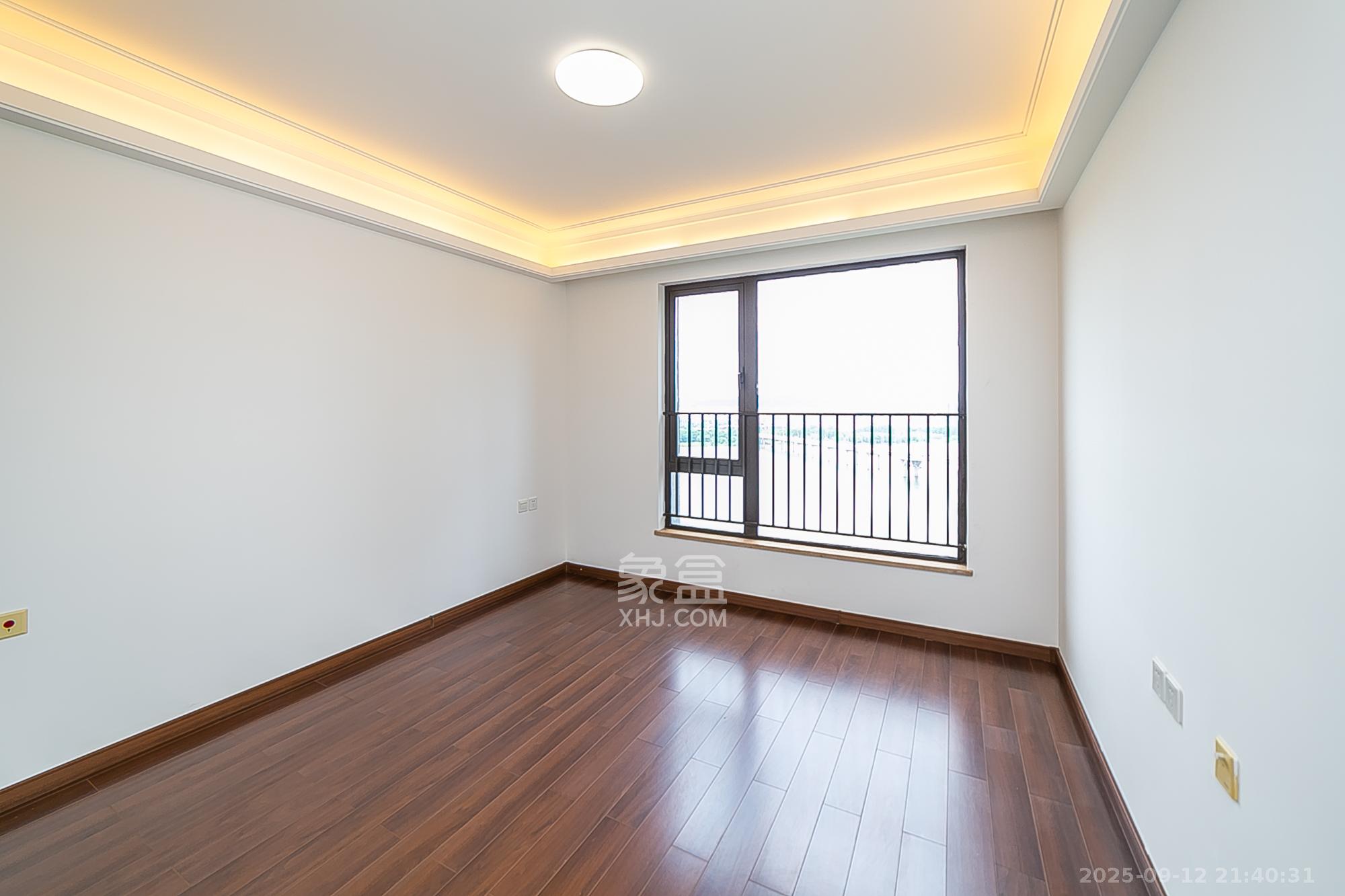 万科紫台 3室2厅2卫 265.0万 万科紫台 3室2厅2卫 265.0万卧室