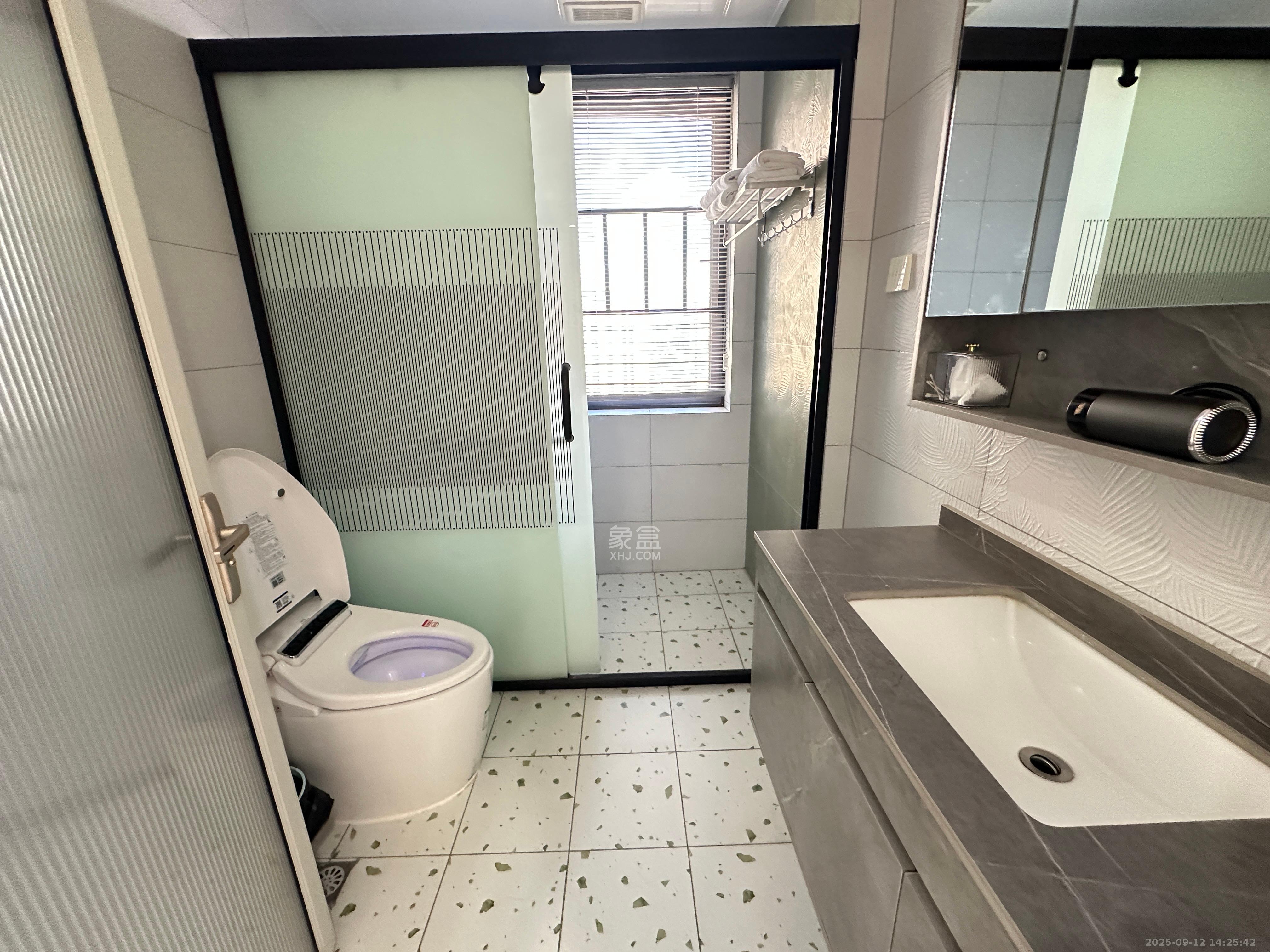 保利国际广场  3室2厅1卫    6000.0元/月室内图