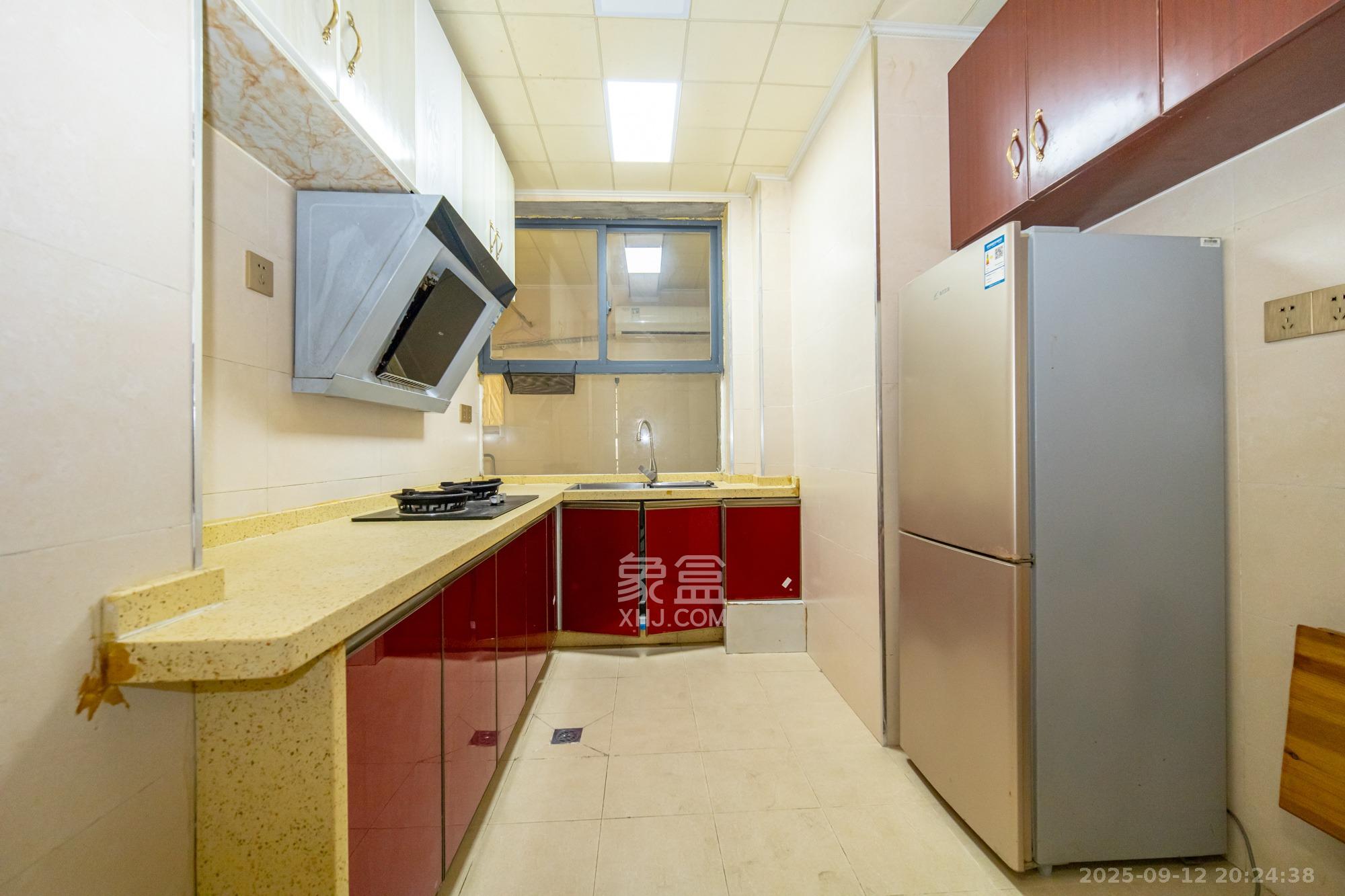 悦湖山 4室2厅2卫 69.8万 悦湖山 4室2厅2卫 69.8万厨房