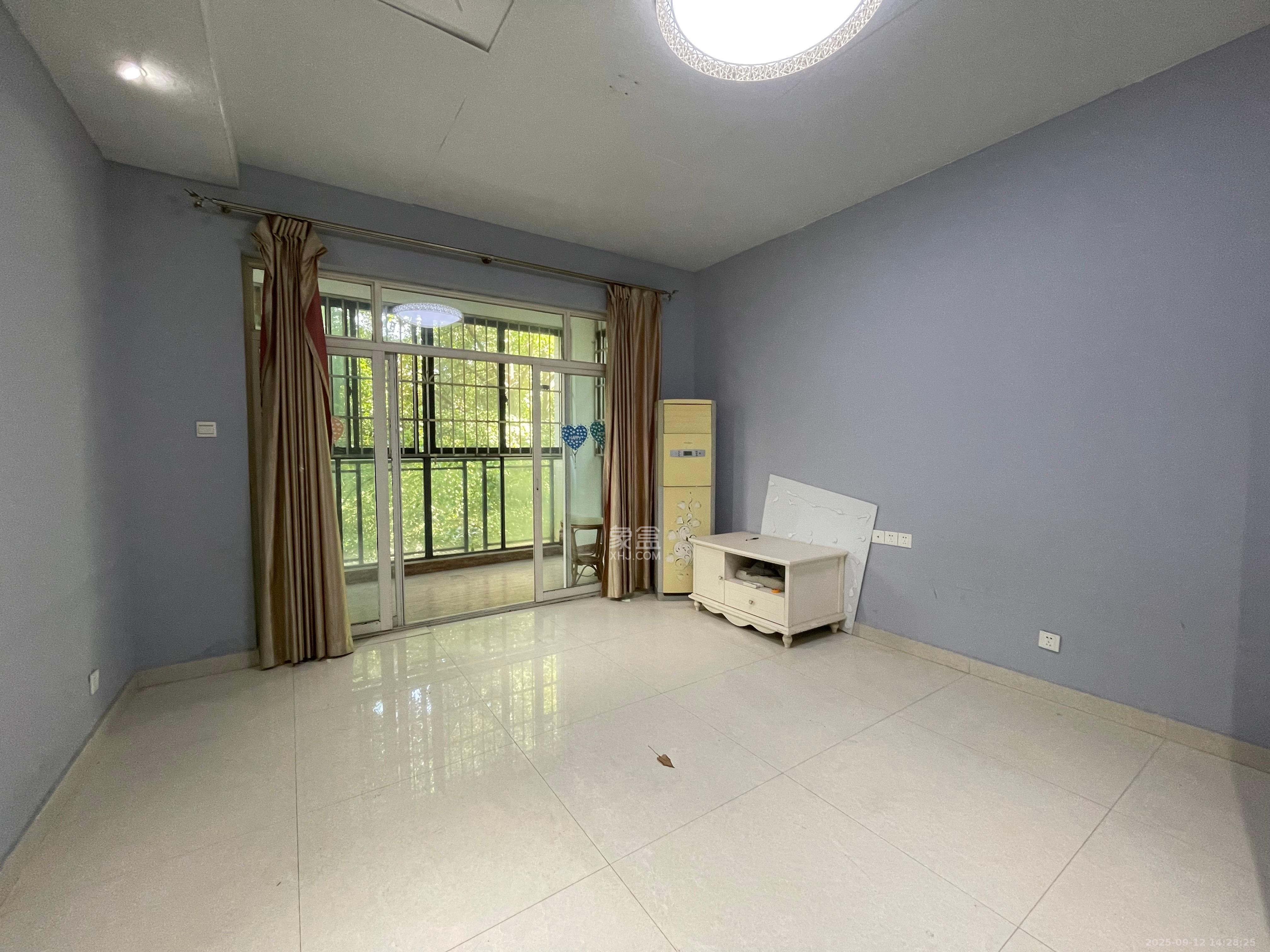 藏珑湖上国际花园 1室2厅2卫 3280.0元/月 藏珑湖上国际花园 1室2厅2卫 3280.0元/月室内图