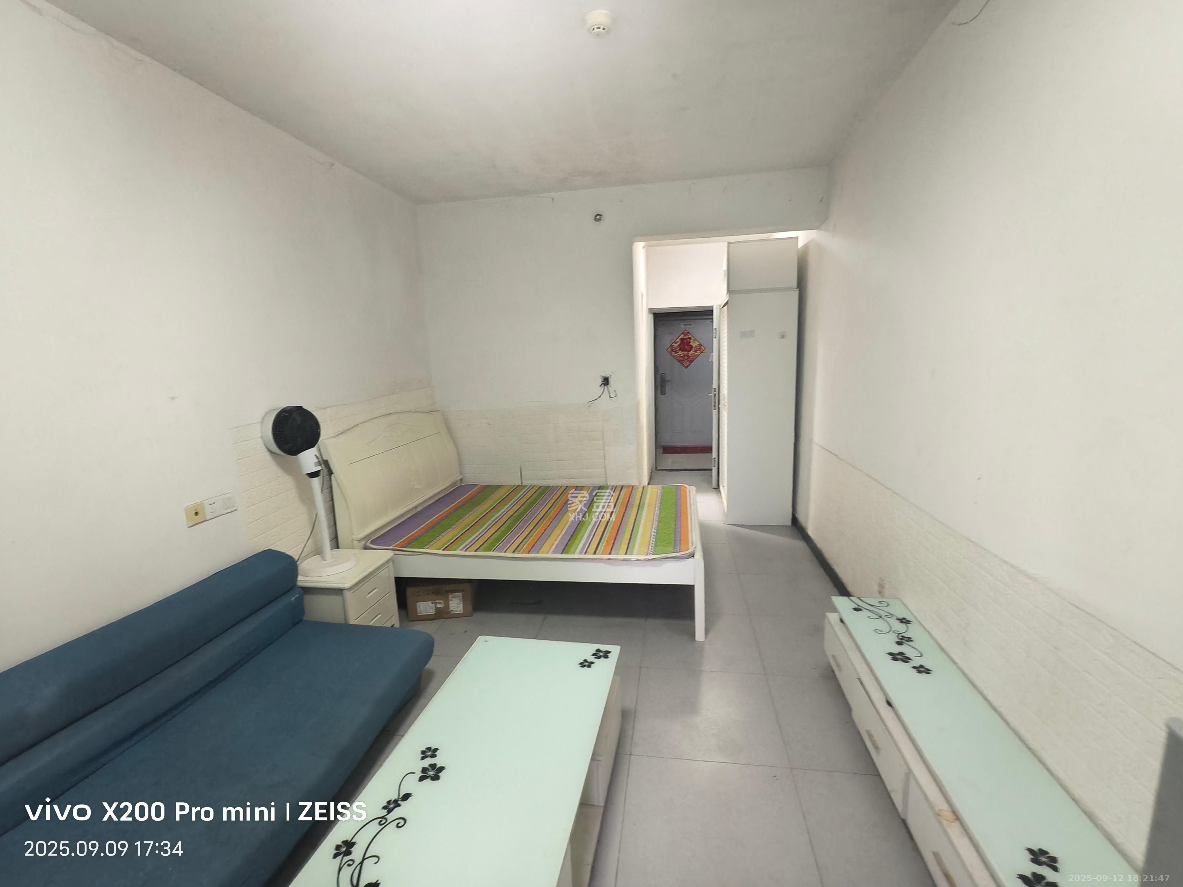 怡海星城  1室1厅1卫    800.0元/月室内图