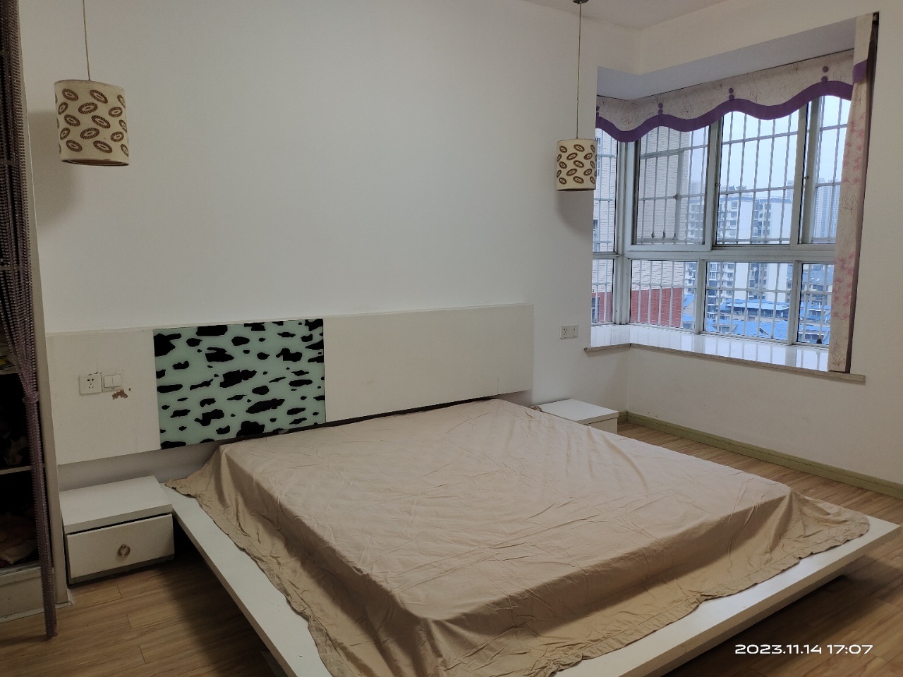 西街印象  3室2厅2卫    1800.0元/月室内图