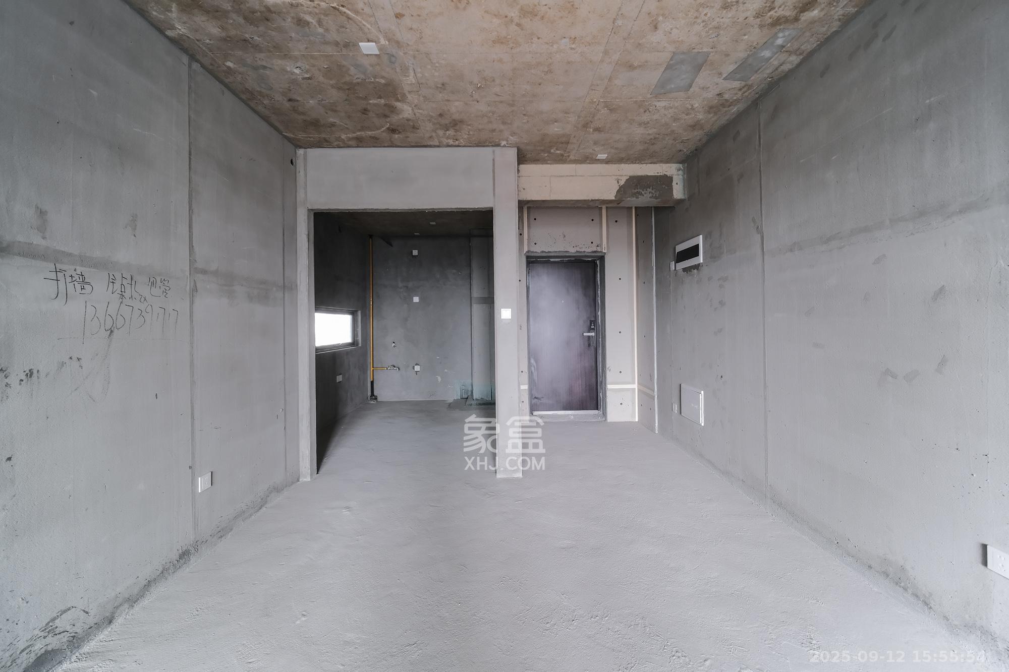 和顺府  4室2厅1卫    110.0万 和顺府  4室2厅1卫    110.0万客厅