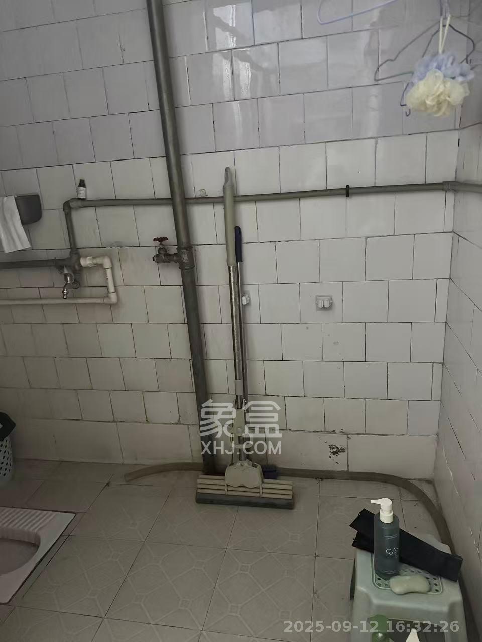 国税五分局桔园宿舍  2室1厅1卫    1300.0元/月 国税五分局桔园宿舍  2室1厅1卫    1300.0元/月室内图