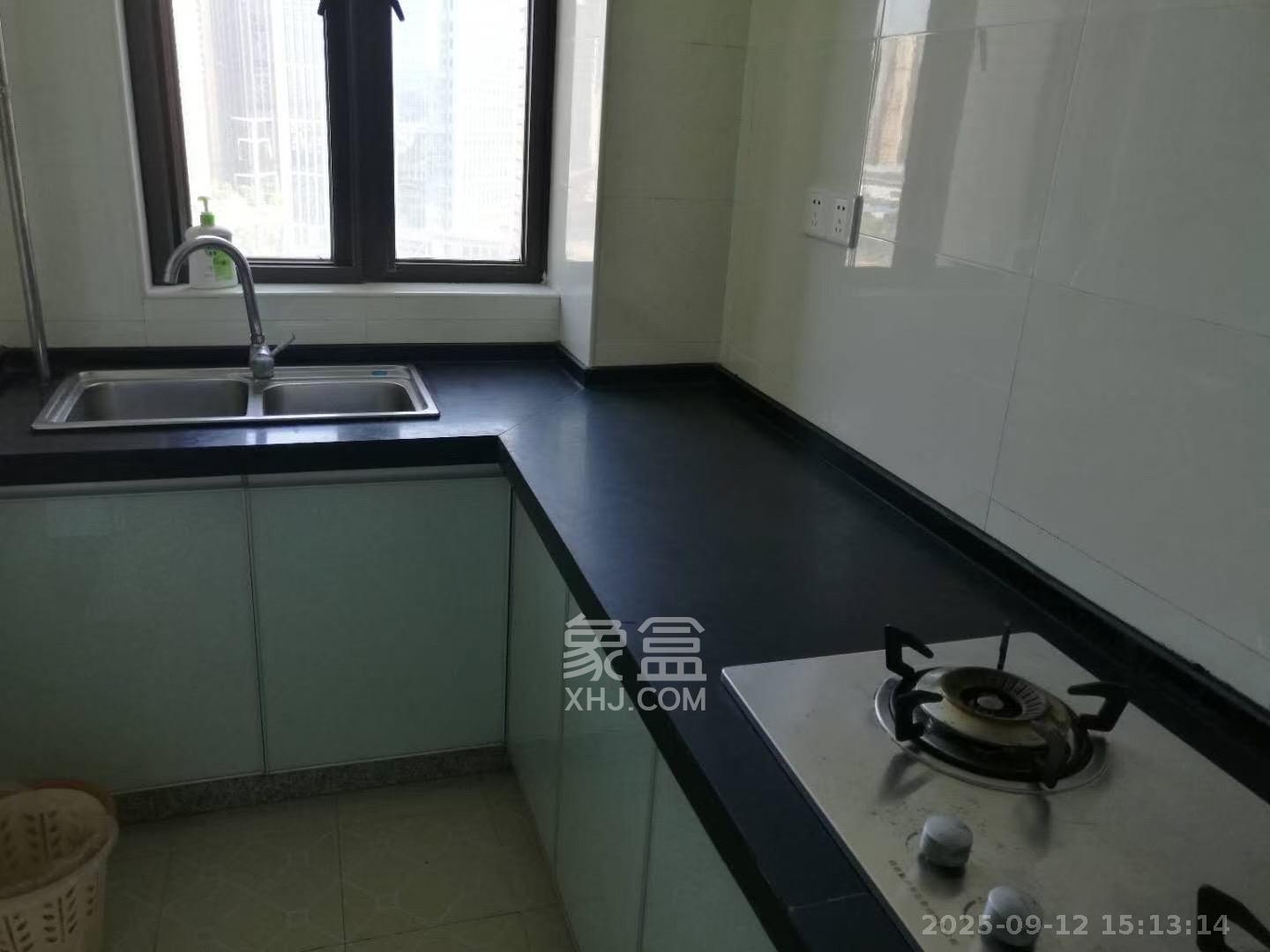 保利麓谷林语D区  3室2厅1卫   2500.00元/月室内图