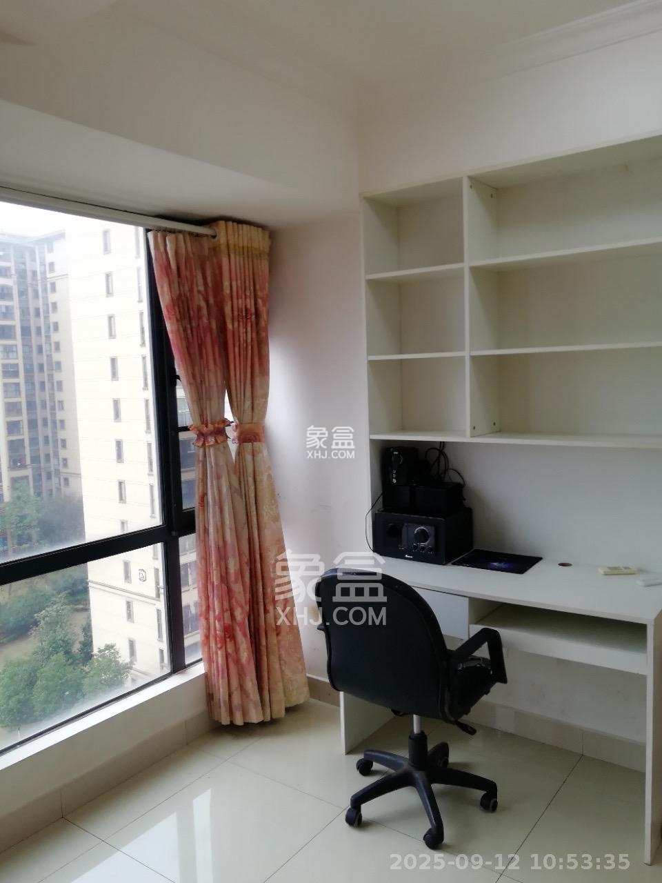 中建芙蓉工社 1室1厅1卫 1700.00元/月 中建芙蓉工社 1室1厅1卫 1700.00元/月室内图