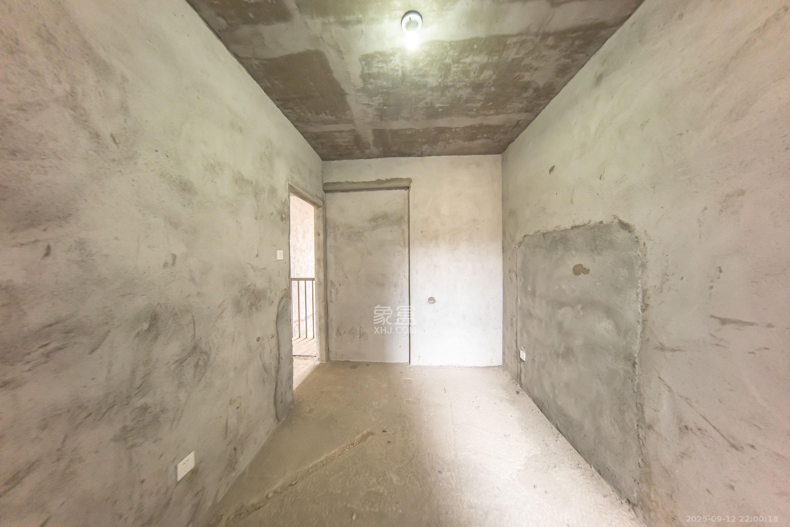 邦盛水岸御园  4室2厅2卫    63.8万卧室