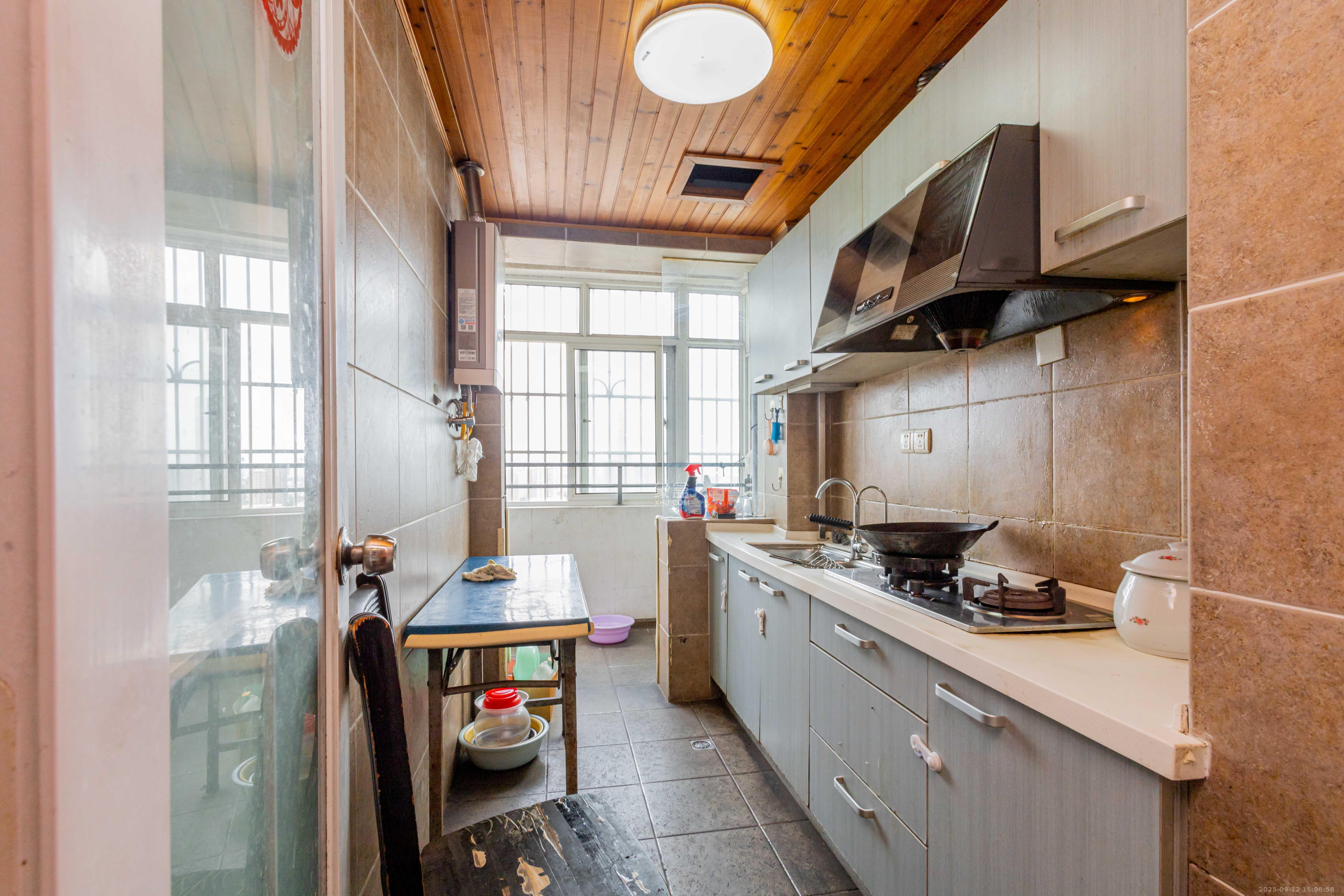 未来蜂巢 3室1厅1卫 36.5万 未来蜂巢 3室1厅1卫 36.5万厨房