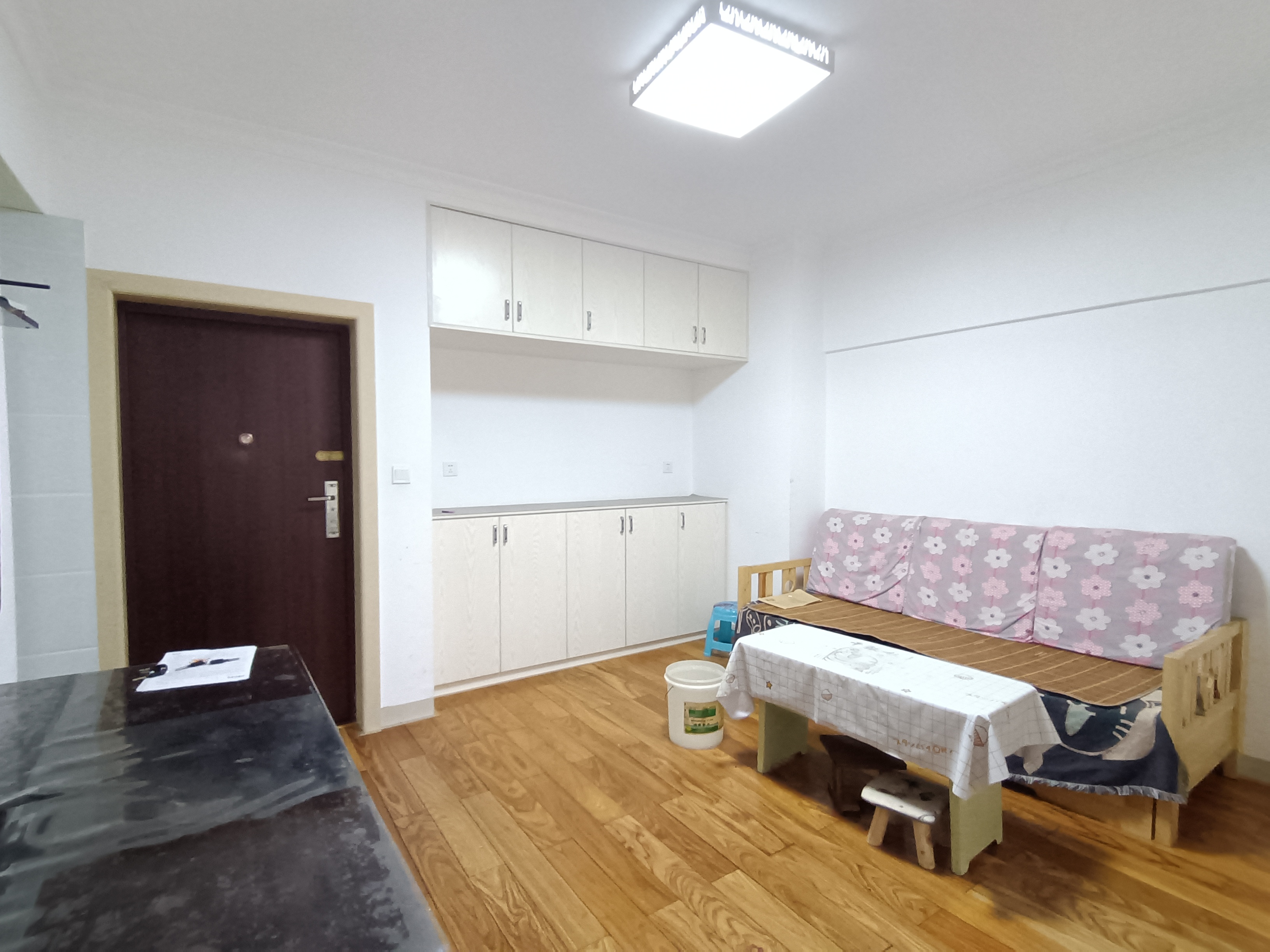 中建国际大厦  2室1厅1卫   1500.00元/月室内图