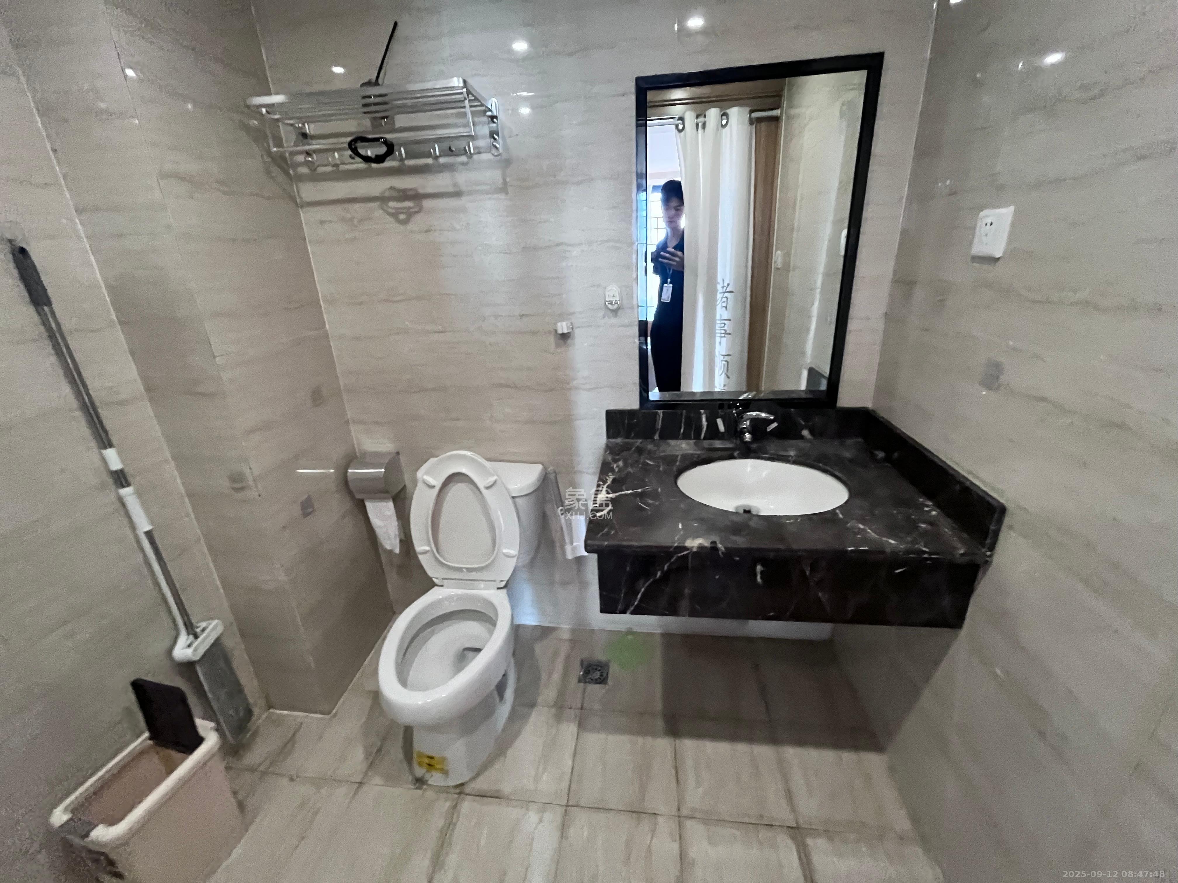 鑫科明珠  1室1厅1卫   2100.00元/月室内图