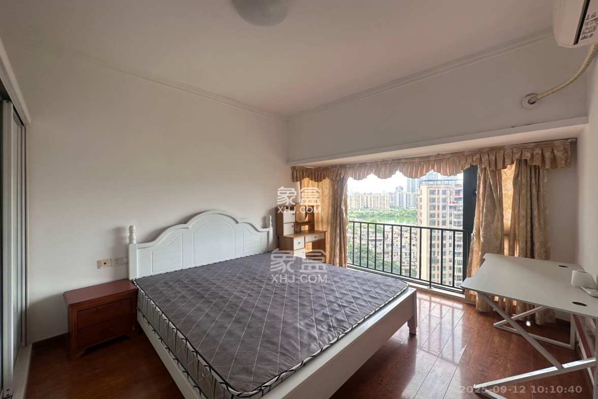 藏珑湖上国际花园 3室2厅2卫 3500.0元/月 藏珑湖上国际花园 3室2厅2卫 3500.0元/月室内图