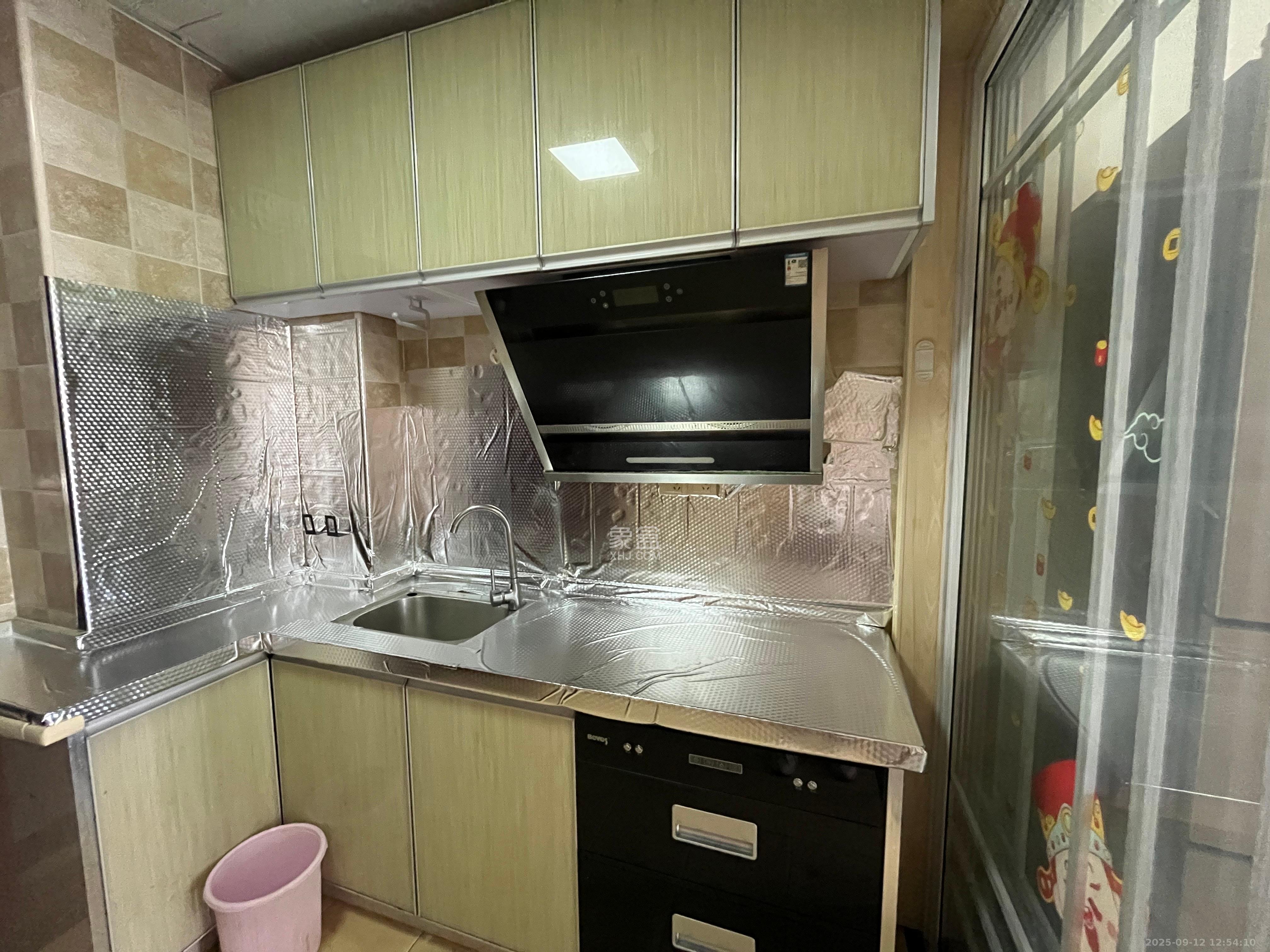 时代星空  1室1厅1卫    1300.0元/月室内图