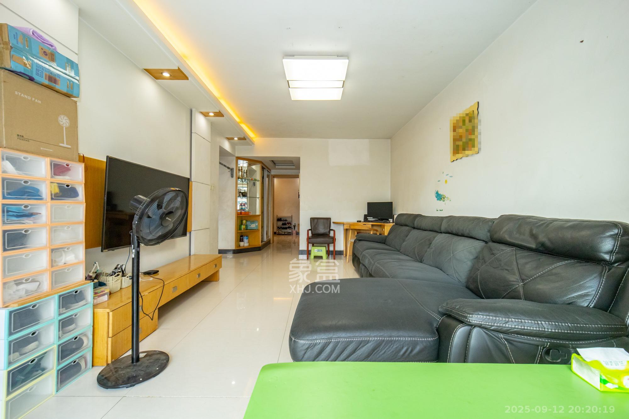 尚都花园城  2室2厅1卫    39.8万 尚都花园城  2室2厅1卫    39.8万