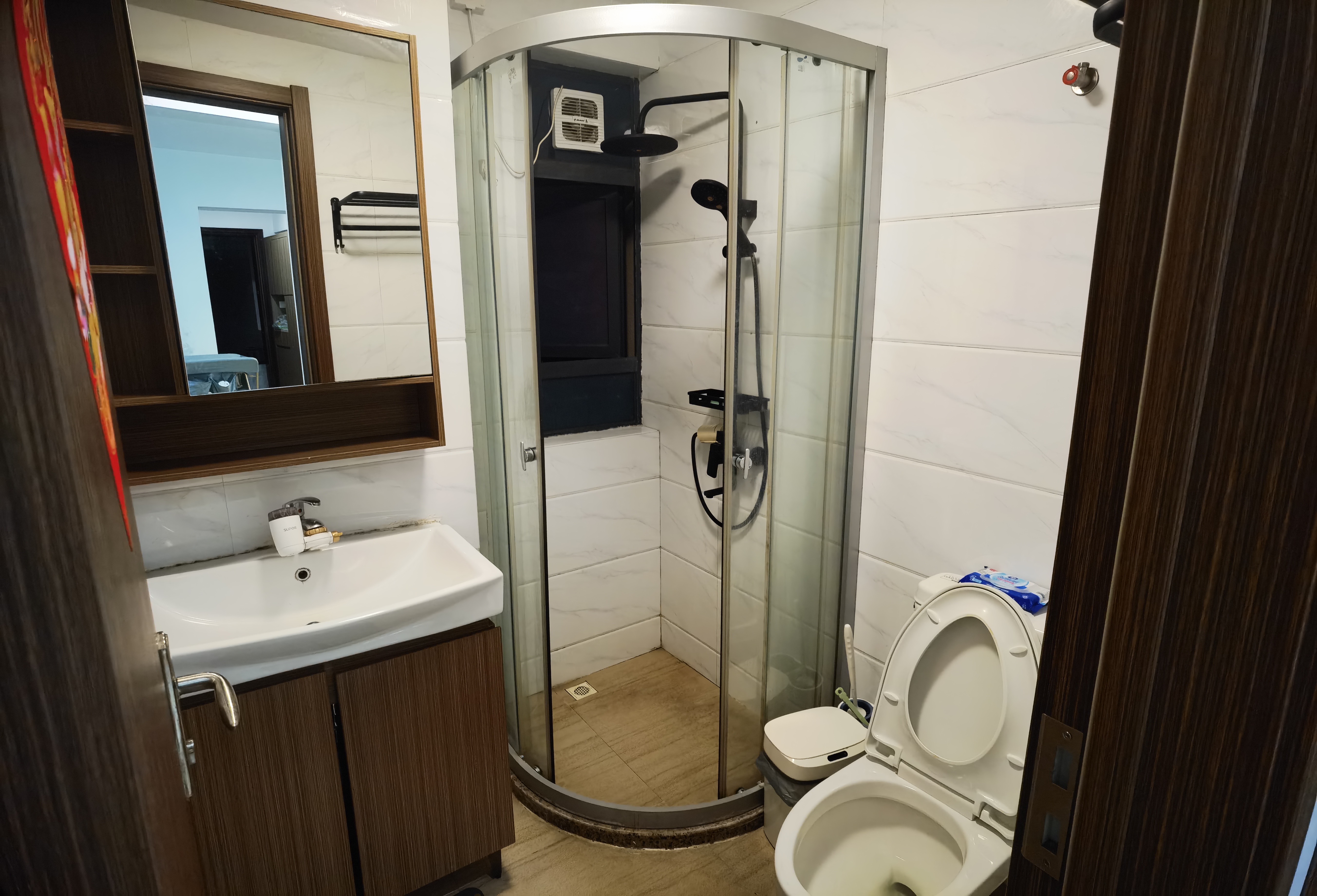 碧桂园一、二期(中央首府) 3室2厅1卫 2800.0元/月 碧桂园一、二期(中央首府) 3室2厅1卫 2800.0元/月室内图