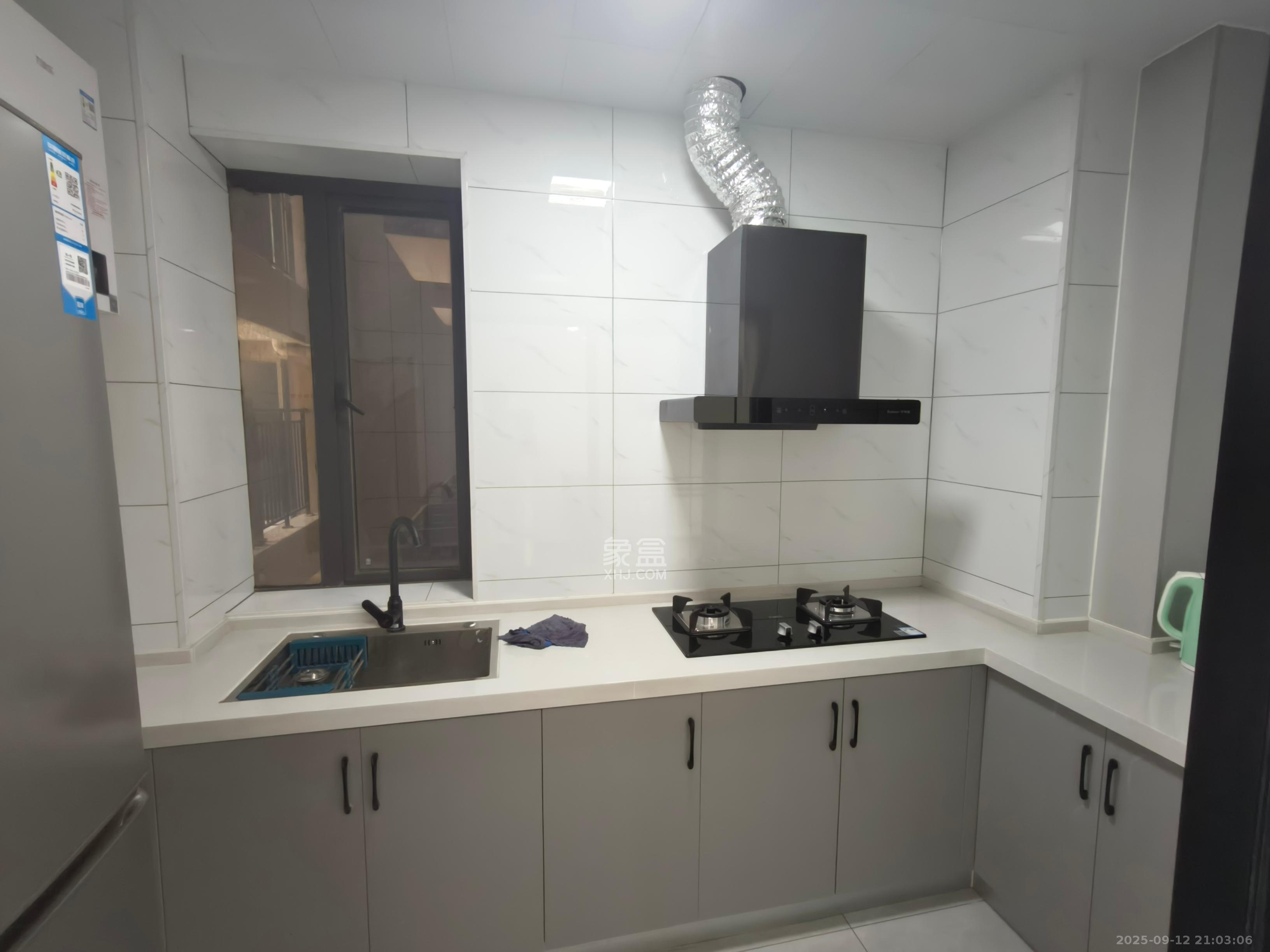 青竹湖曦园  3室2厅1卫    2000.0元/月 青竹湖曦园  3室2厅1卫    2000.0元/月室内图