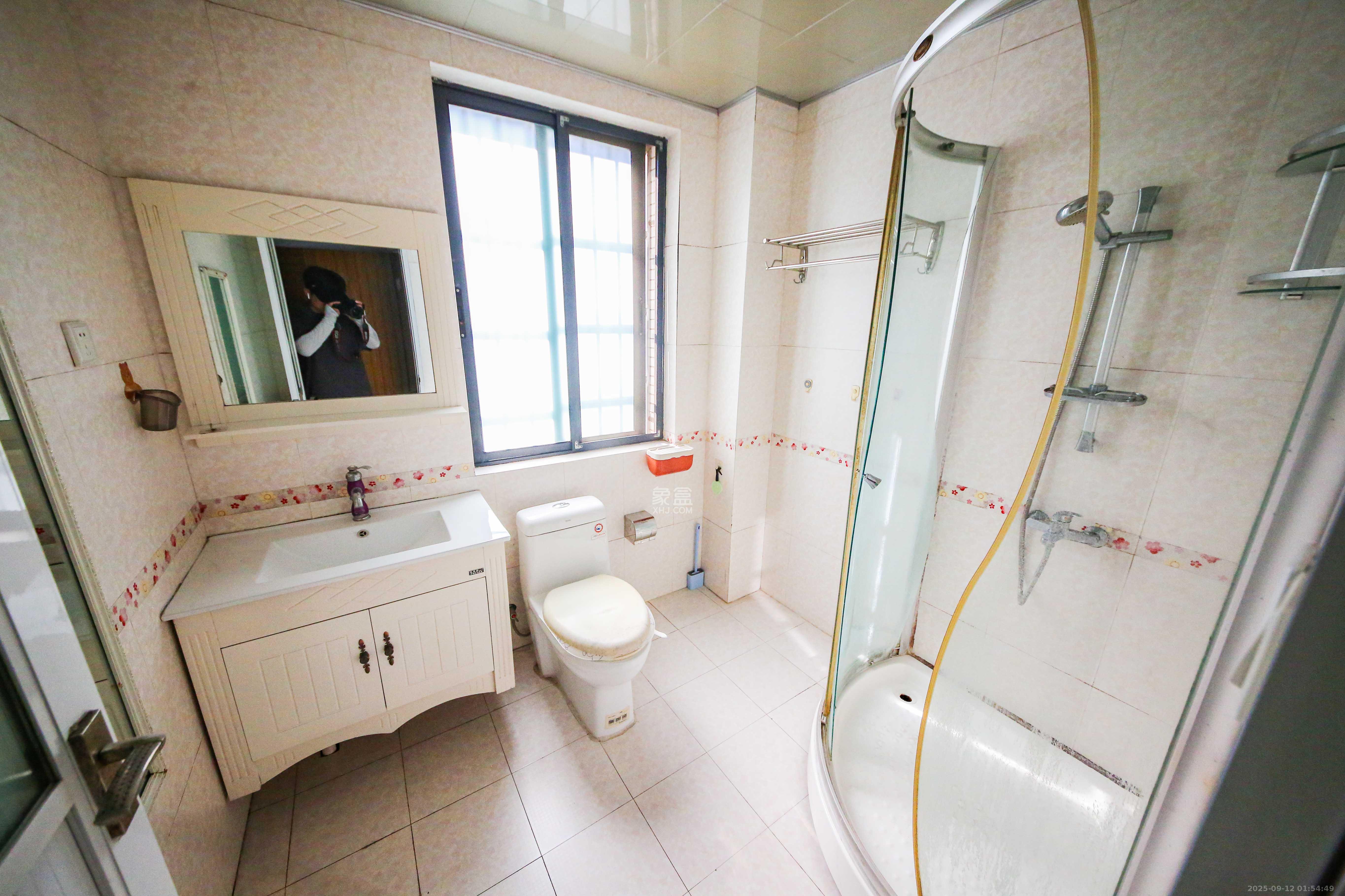 满庭芳小区  3室2厅2卫    107.0万 满庭芳小区  3室2厅2卫    107.0万卫生间