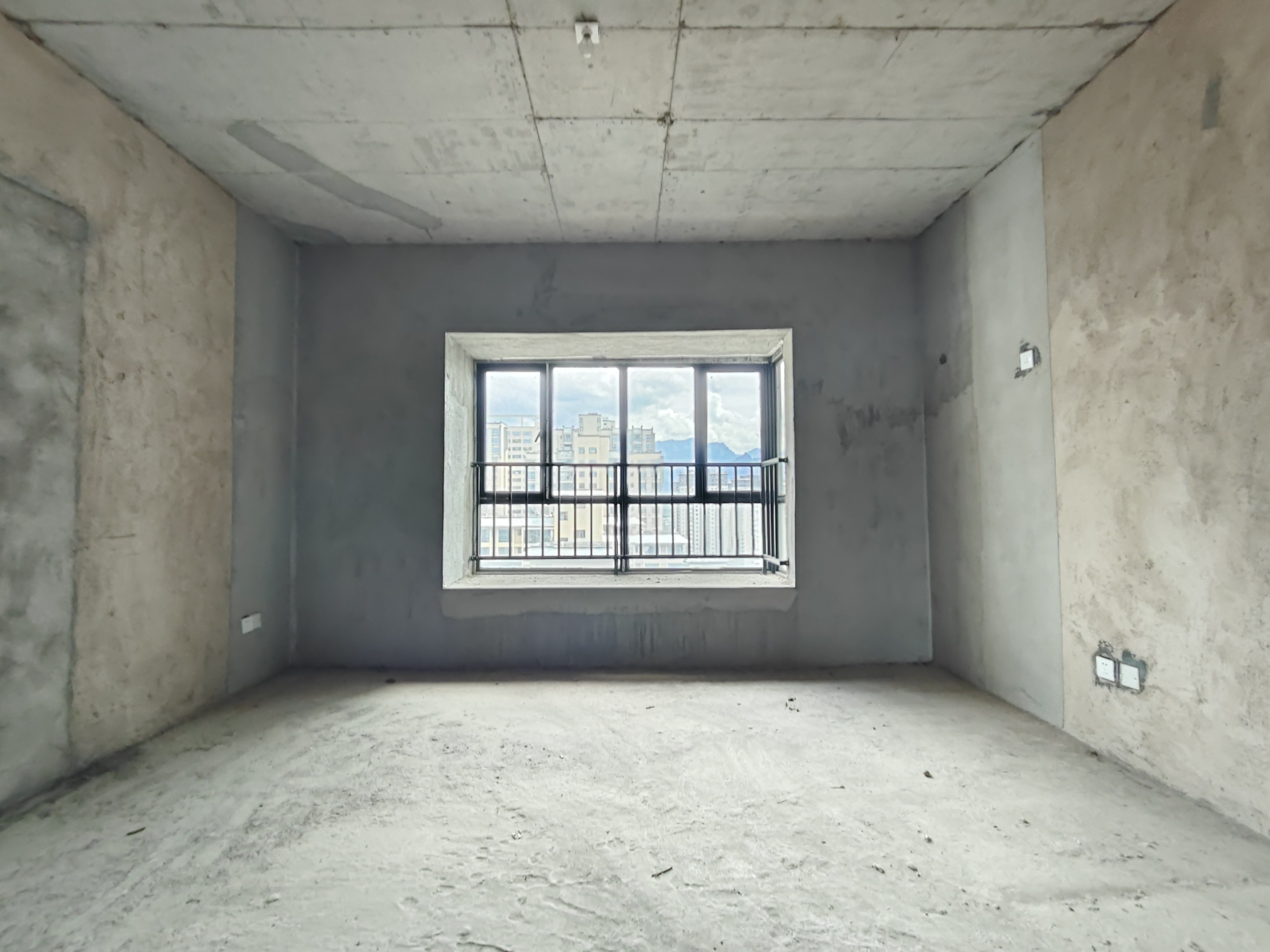 山城上品  4室2厅2卫    63.0万 山城上品  4室2厅2卫    63.0万客厅