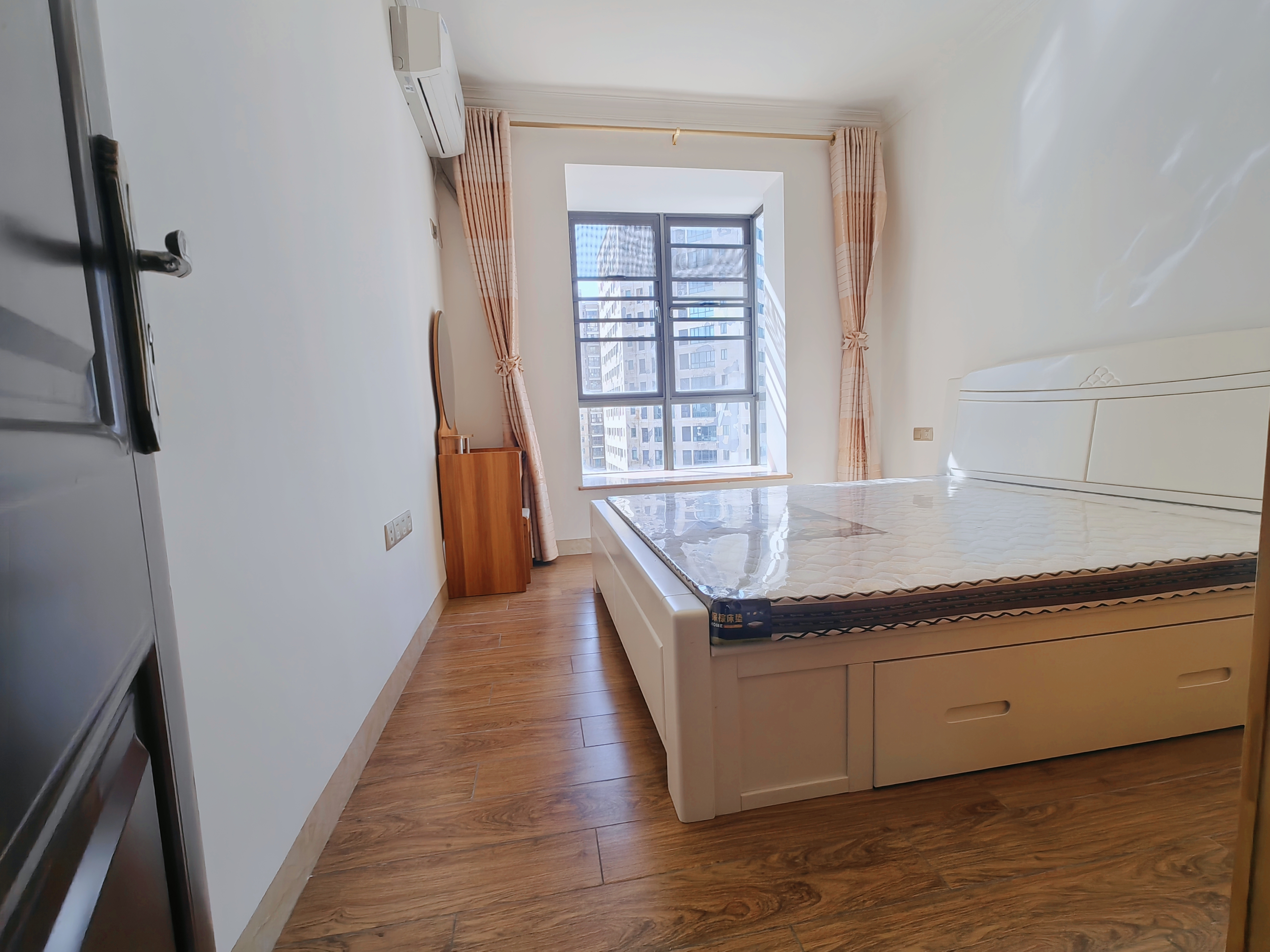 国兴城(A区) 2室2厅2卫 2700.0元/月 国兴城(A区) 2室2厅2卫 2700.0元/月室内图