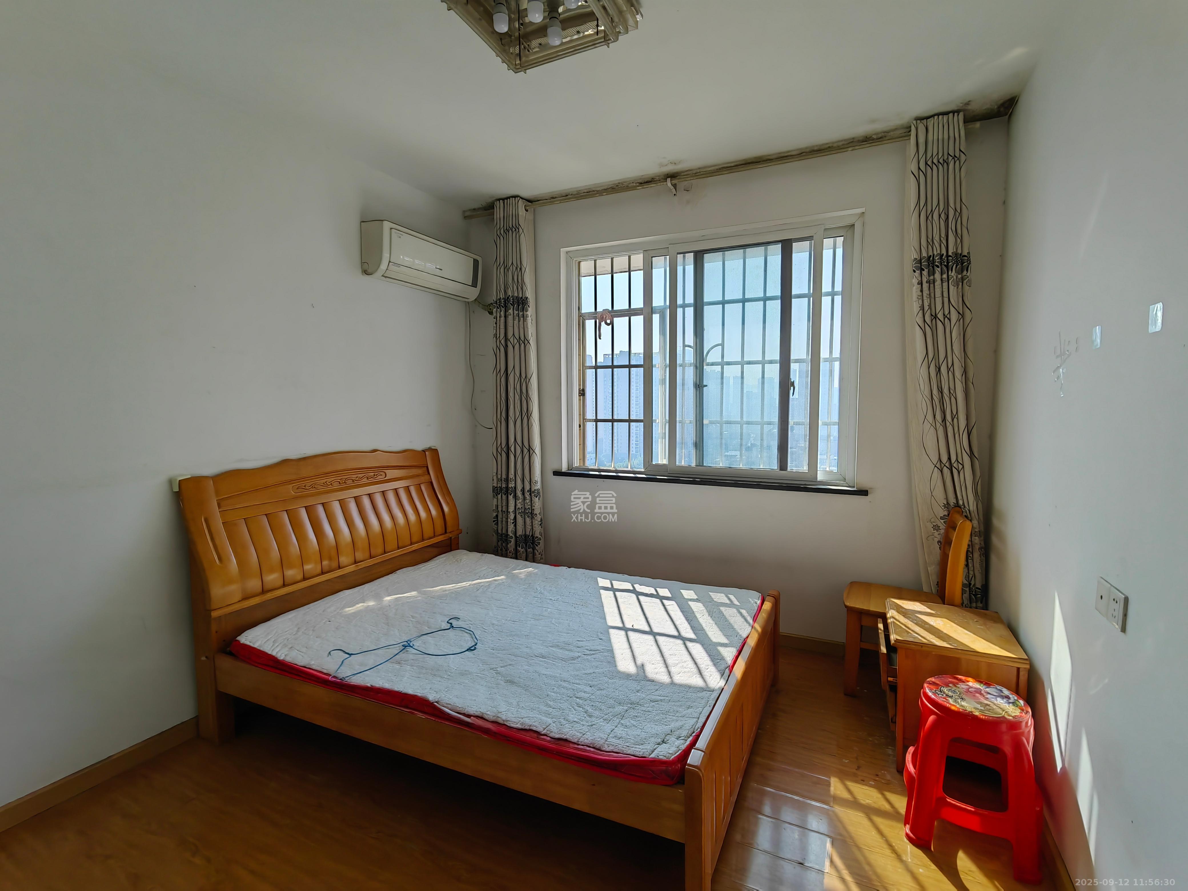 麓谷锦和园 3室2厅1卫 2200.0元/月 麓谷锦和园 3室2厅1卫 2200.0元/月室内图