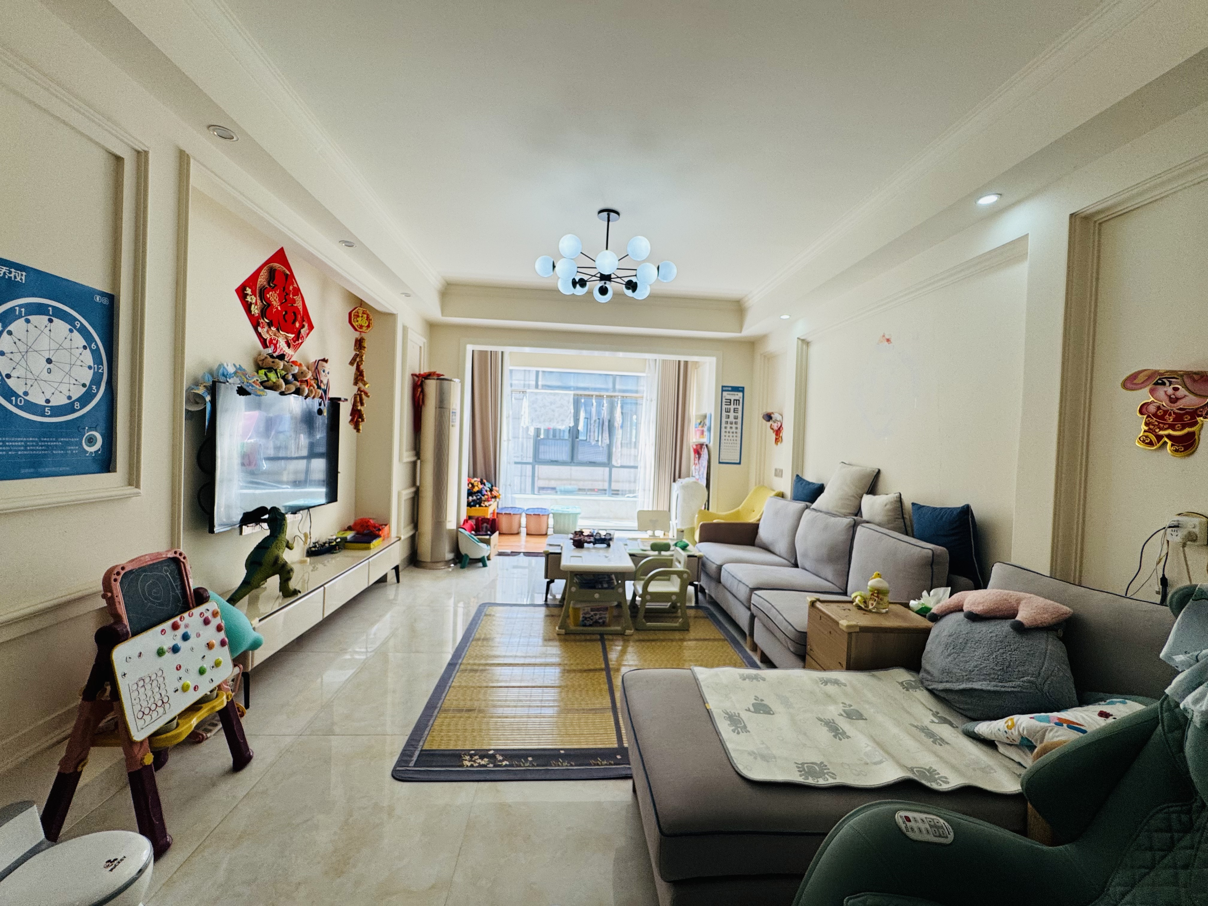 山水洲城华晨第一城 3室2厅1卫 57.8万 山水洲城华晨第一城 3室2厅1卫 57.8万室内图