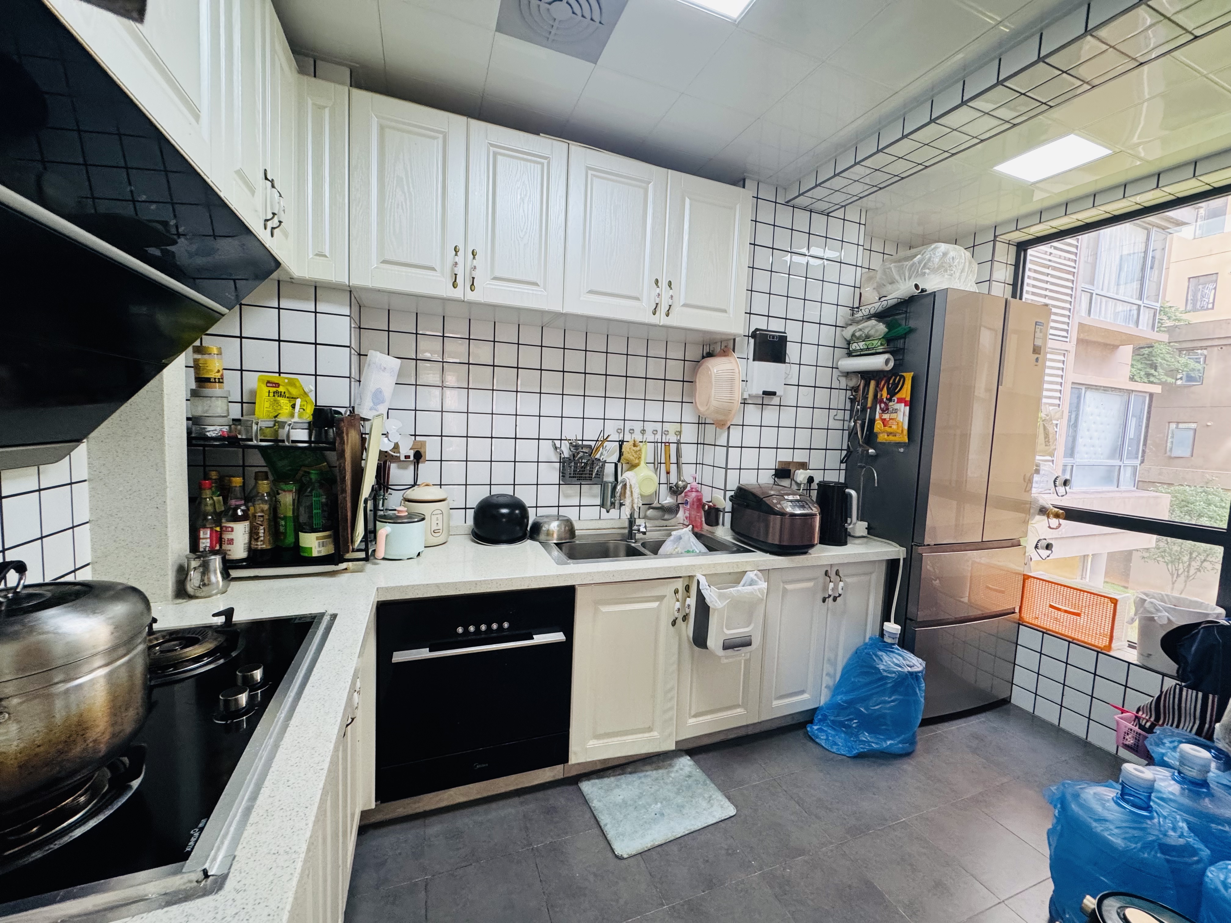 山水洲城华晨第一城 3室2厅1卫 57.8万 山水洲城华晨第一城 3室2厅1卫 57.8万室内图