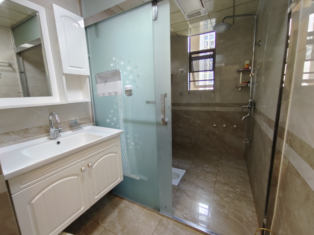 奥园广场  3室2厅2卫    79.8万室内图