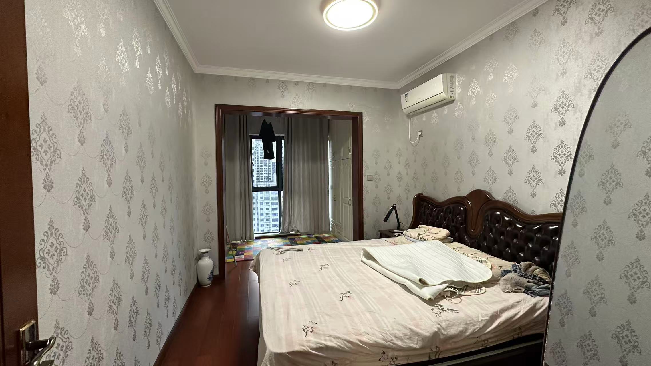 龙腾国际  2室2厅1卫    47.0万 龙腾国际  2室2厅1卫    47.0万室内图