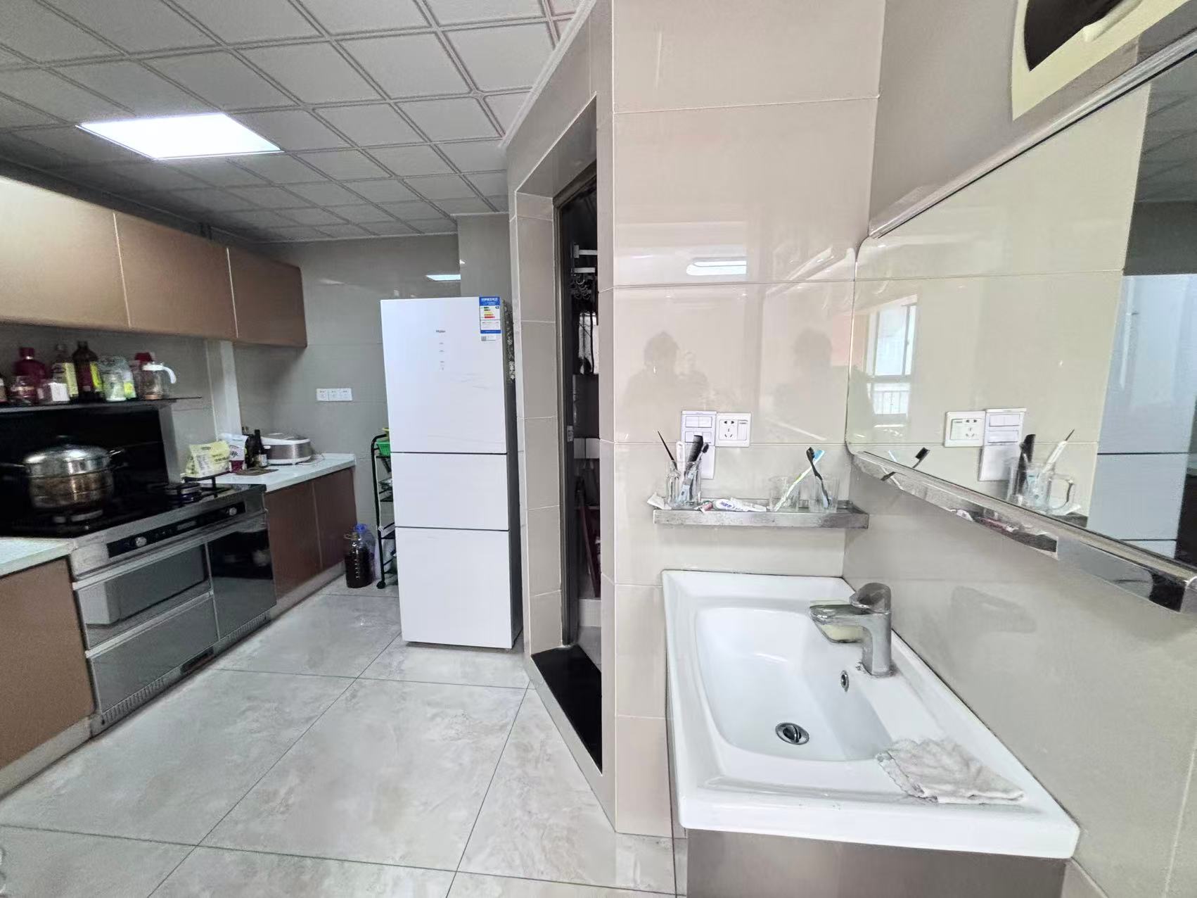 九天国际 3室2厅2卫 68.8万 九天国际 3室2厅2卫 68.8万室内图