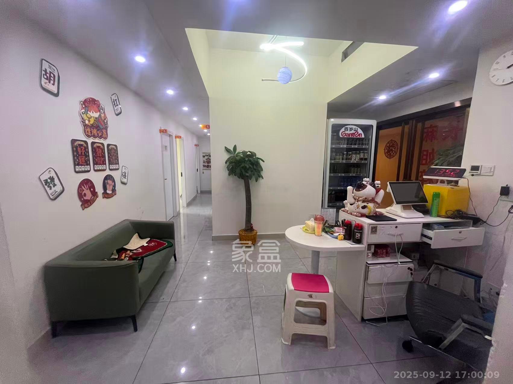 万坤图财富广场  1室1厅1卫    8500.0元/月 万坤图财富广场  1室1厅1卫    8500.0元/月室内图