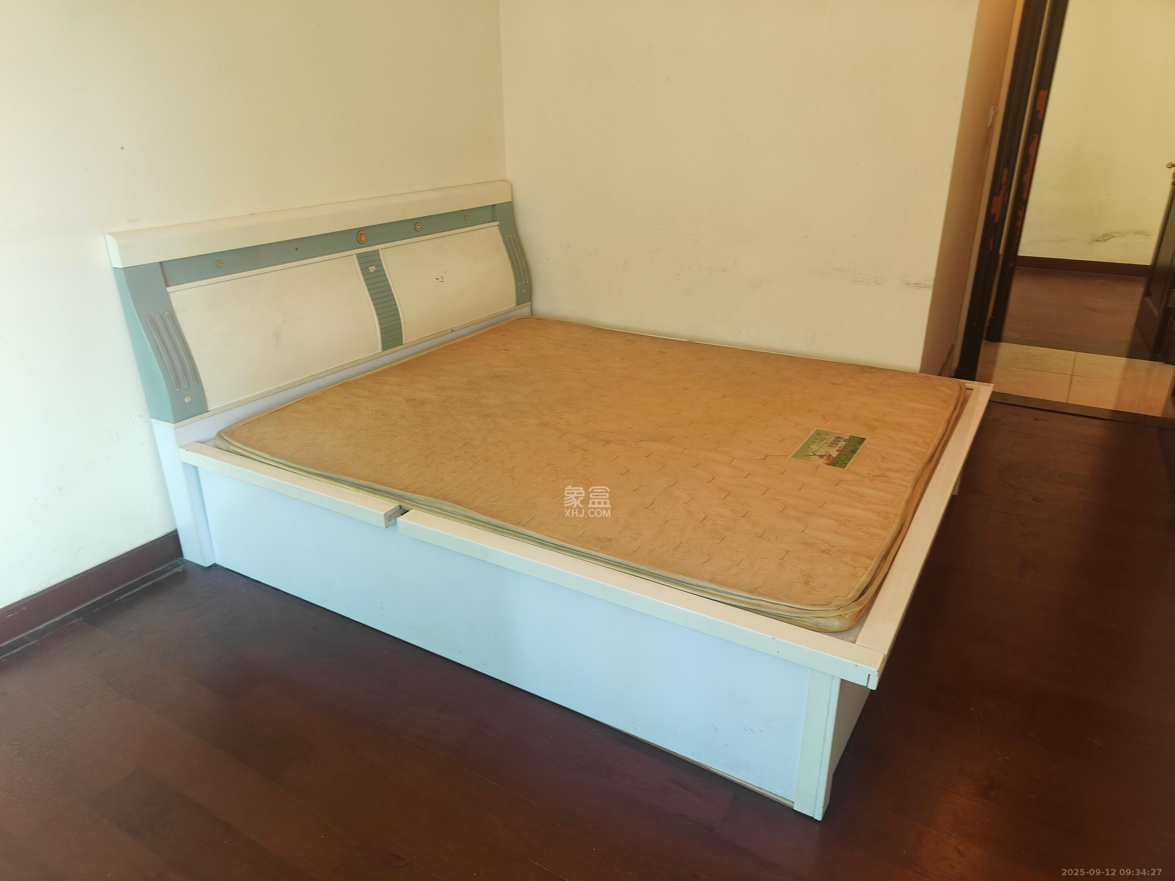 恒大翡翠华庭  2室2厅1卫    2000.0元/月室内图