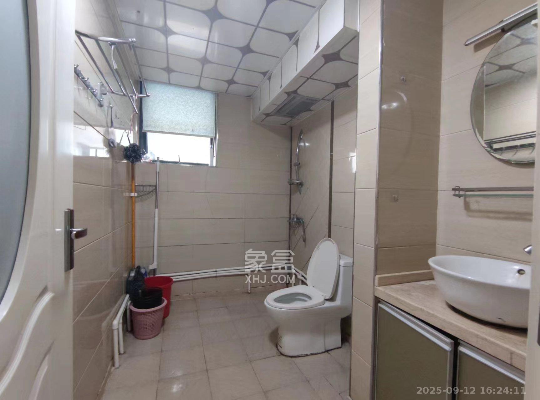 湘江世纪城悦江苑 4室2厅1卫 3500.0元/月 湘江世纪城悦江苑 4室2厅1卫 3500.0元/月室内图