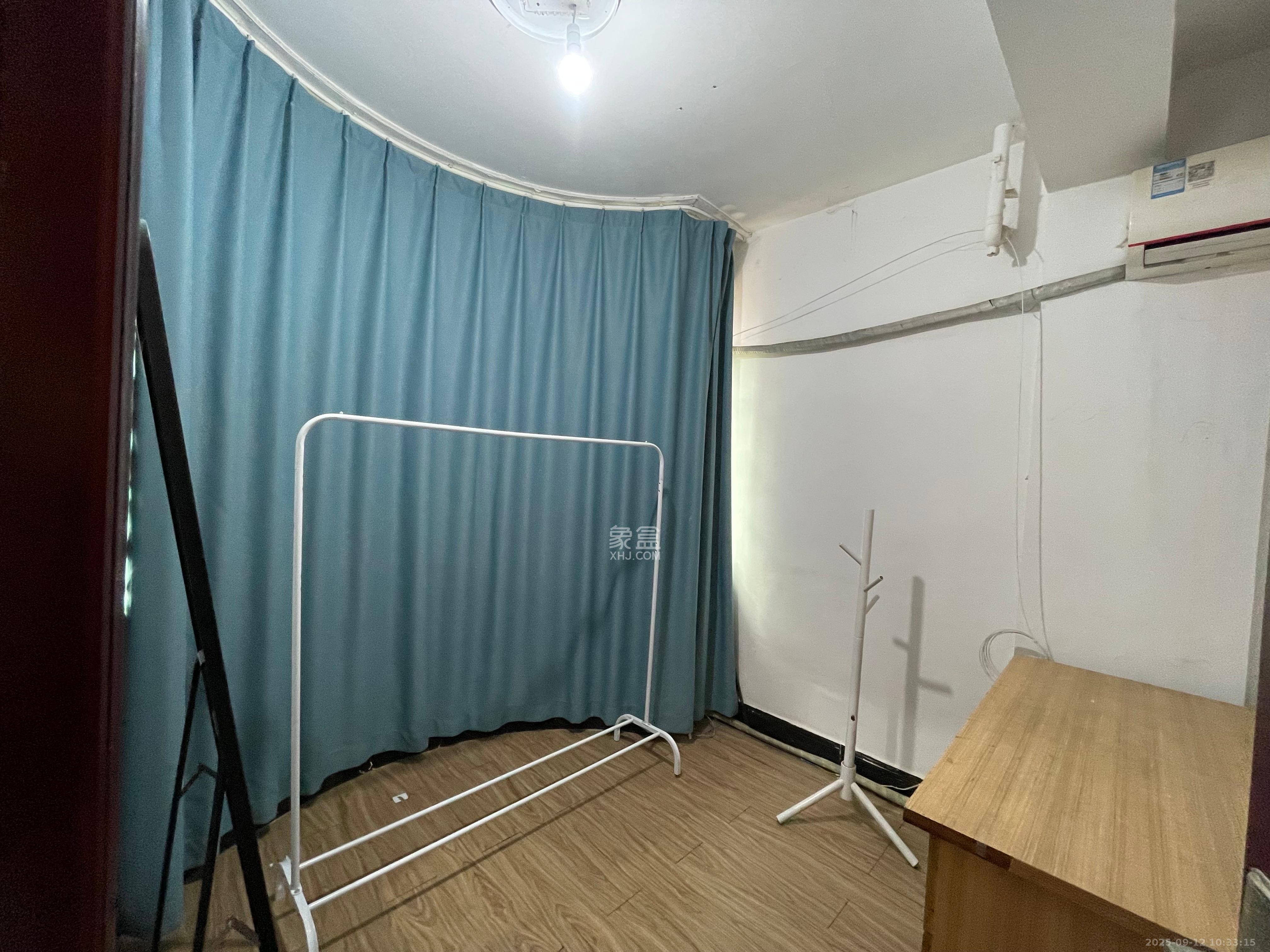 马王堆商贸城  1室1厅1卫    1300.0元/月室内图