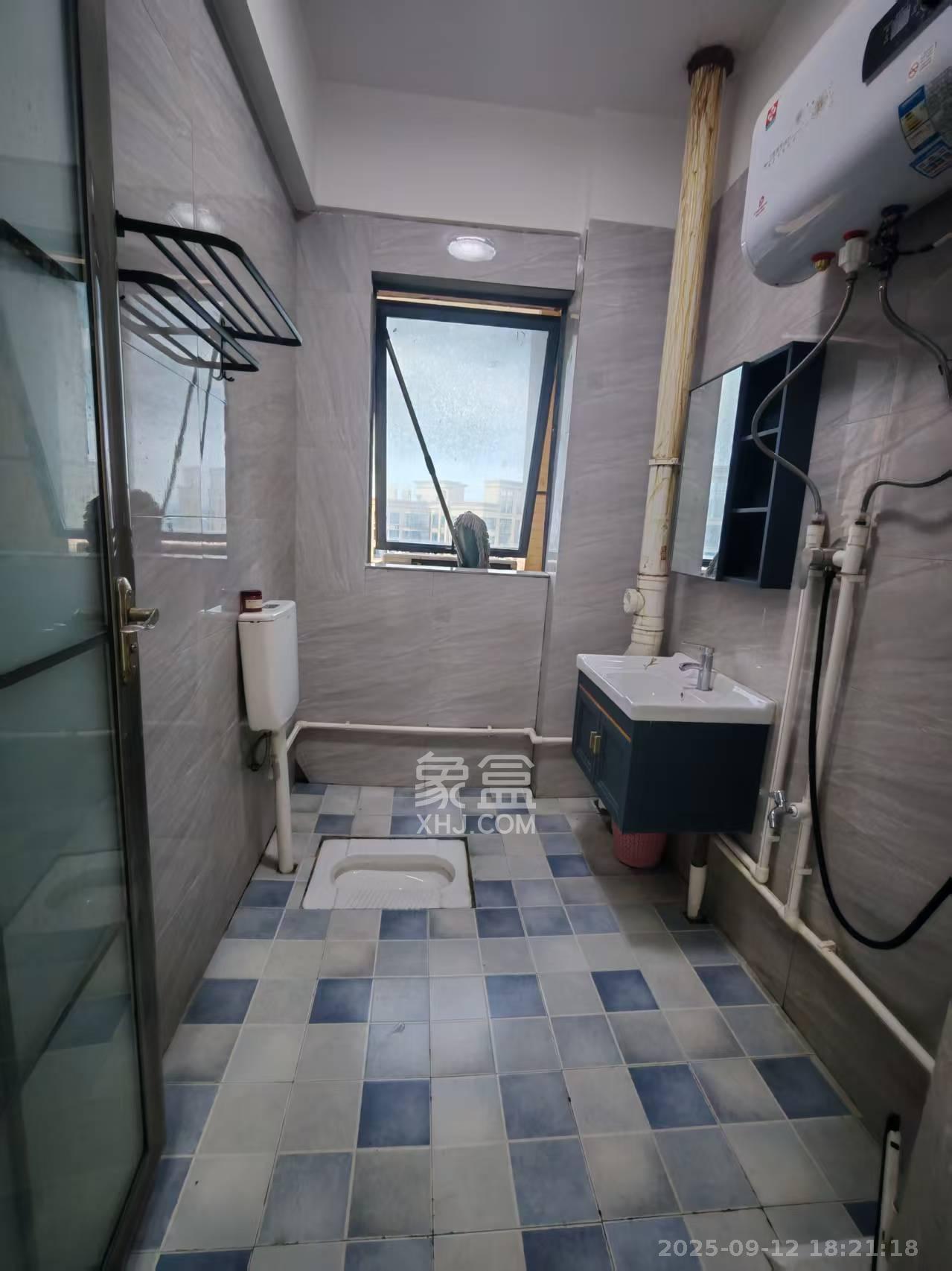 方略城市广场 4室2厅2卫 2300.0元/月 方略城市广场 4室2厅2卫 2300.0元/月室内图