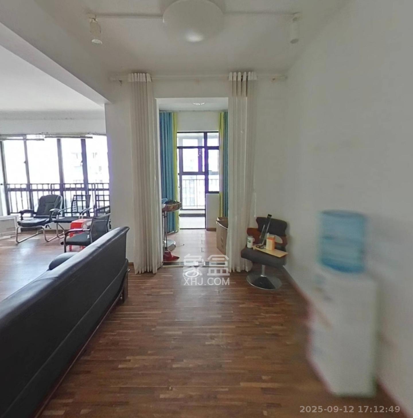 湘腾城市广场 3室2厅2卫 3500.0元/月 湘腾城市广场 3室2厅2卫 3500.0元/月室内图