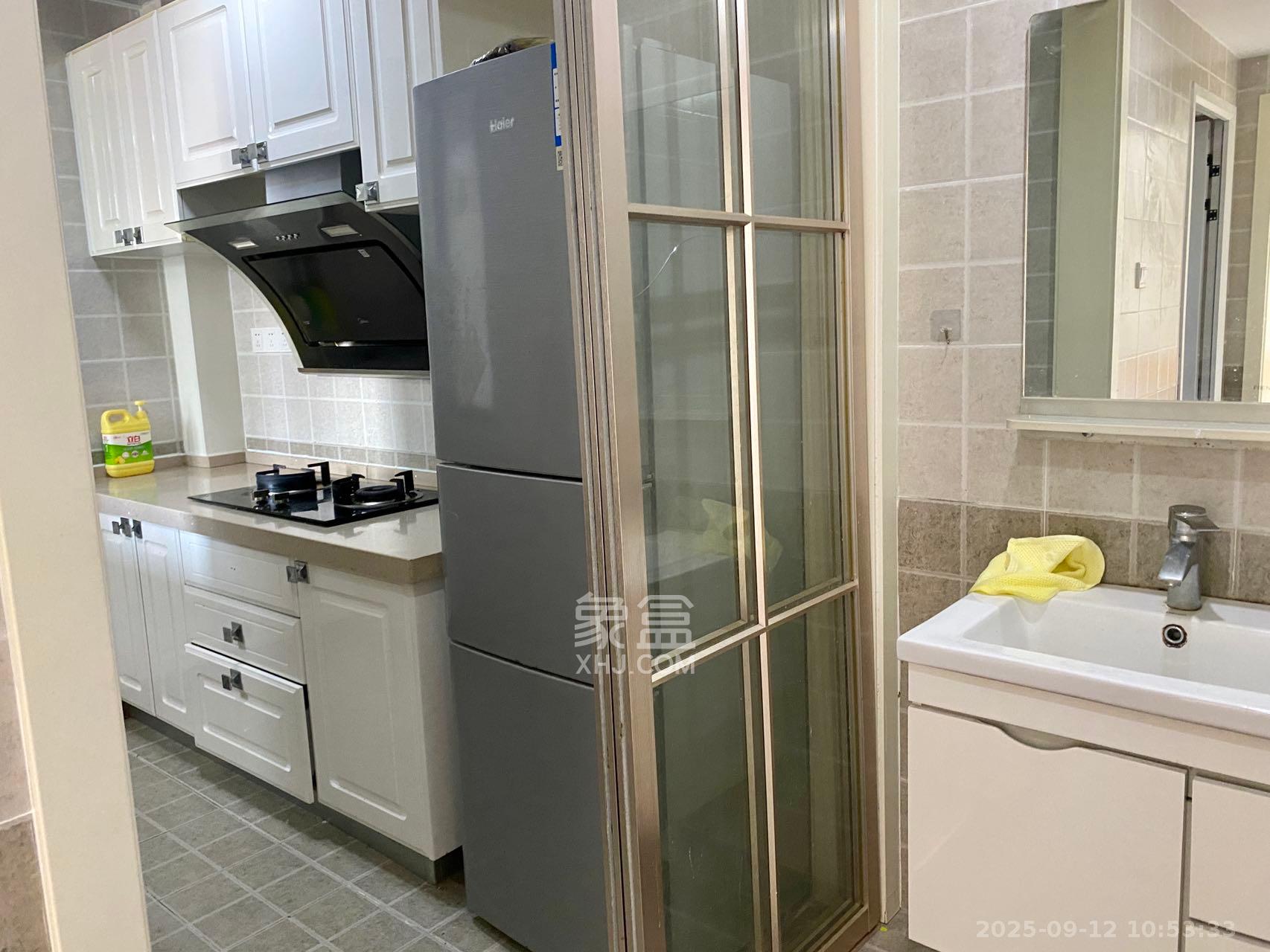 旭辉御府  3室2厅1卫    2200.0元/月室内图