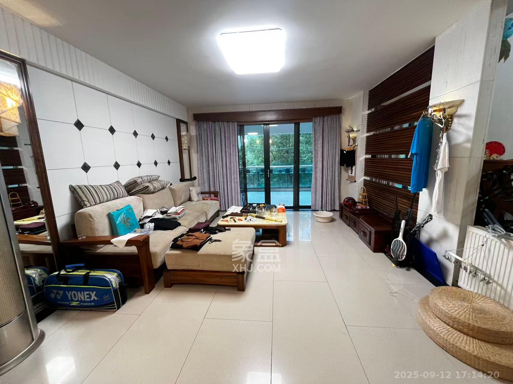 王府花园  4室2厅1卫    4300.0元/月 王府花园  4室2厅1卫    4300.0元/月