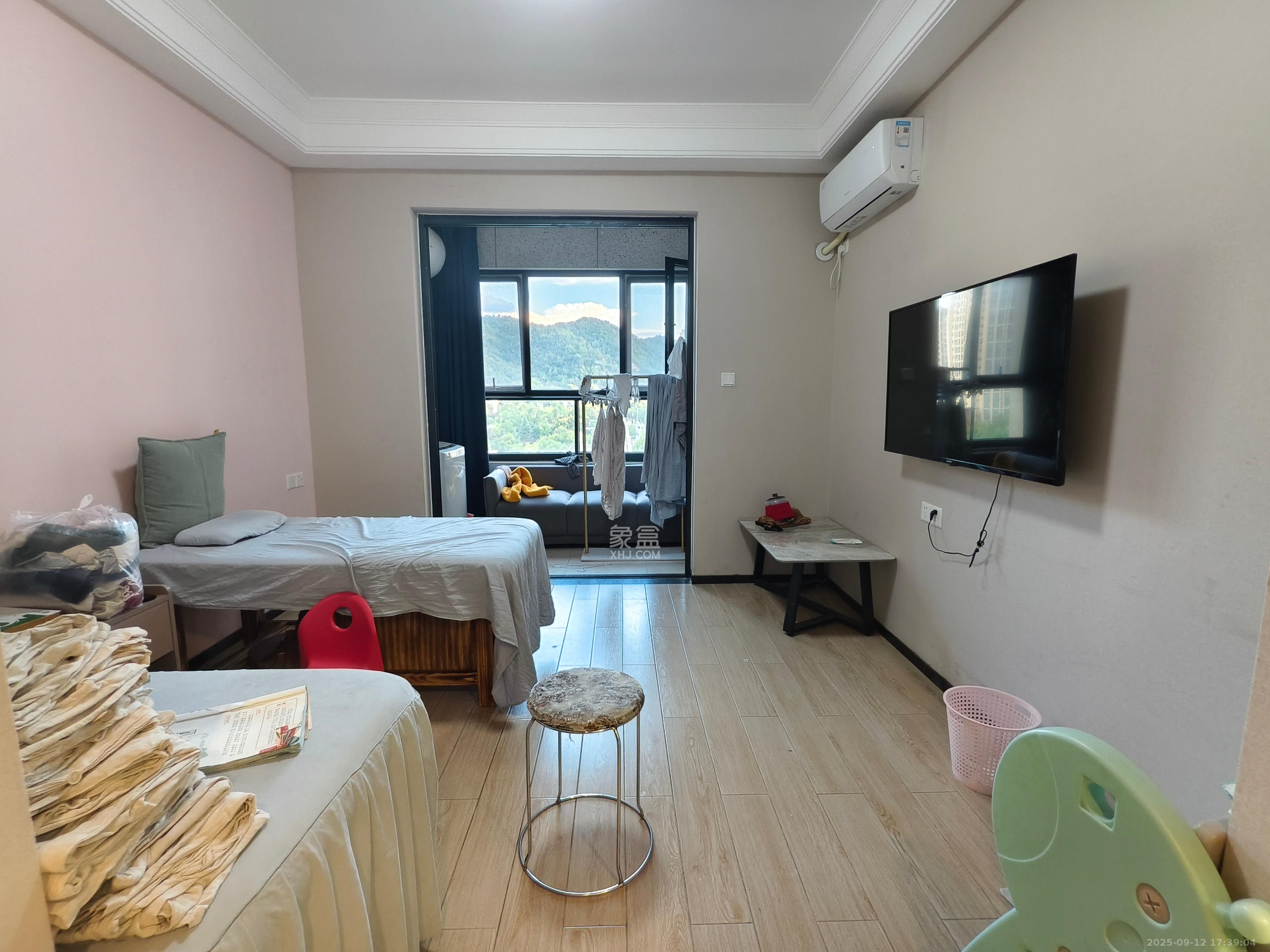 中海梅溪湖壹号 1室1厅1卫 1500.0元/月 中海梅溪湖壹号 1室1厅1卫 1500.0元/月室内图